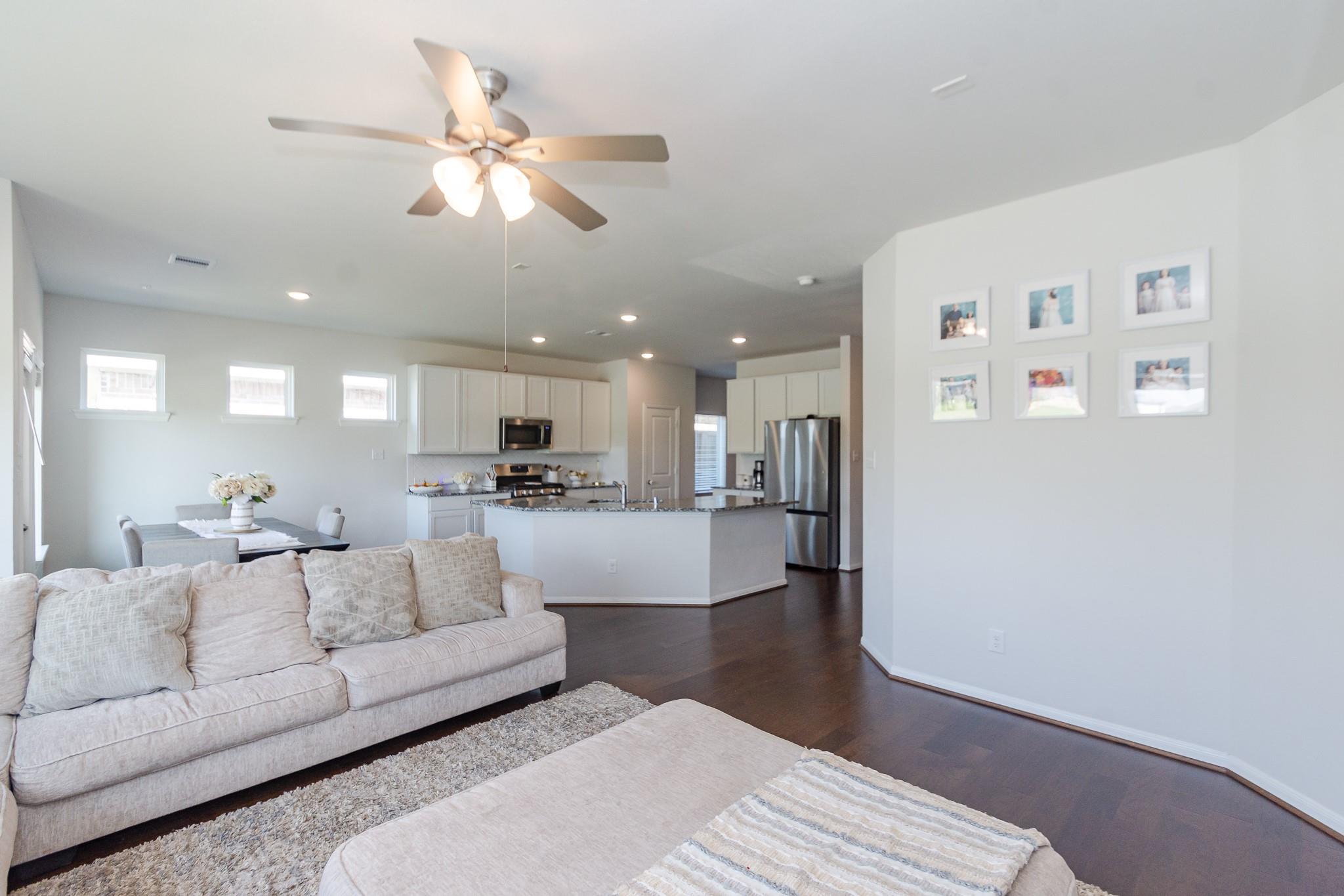 505 Prairie Grass Trail, Clute Tx 77531 Property Photo 1