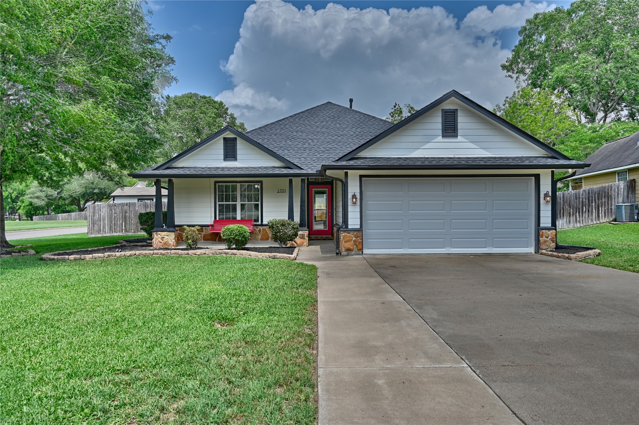 2701 Cypress Circle Property Photo 1