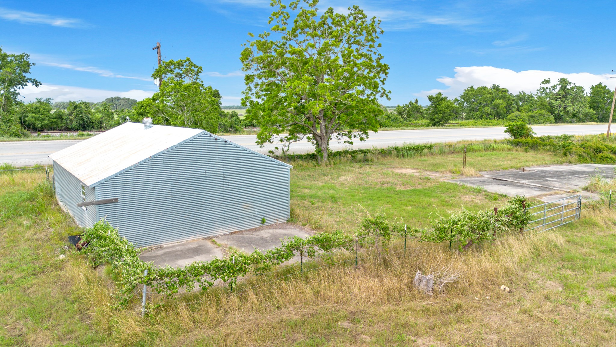 4882 E Us Highway 90a Property Photo 10