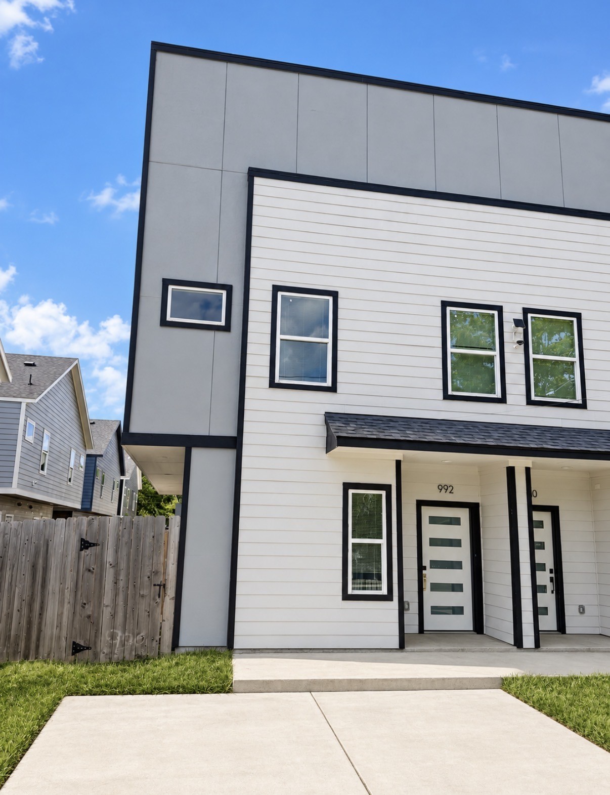 992 Marjorie Street Property Photo 2
