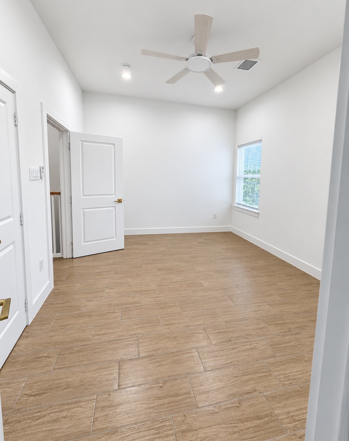992 Marjorie Street Property Photo 8