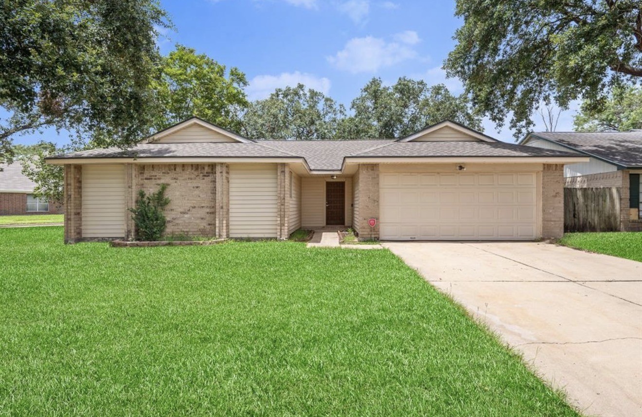 16854 Blend Stone Property Photo 1