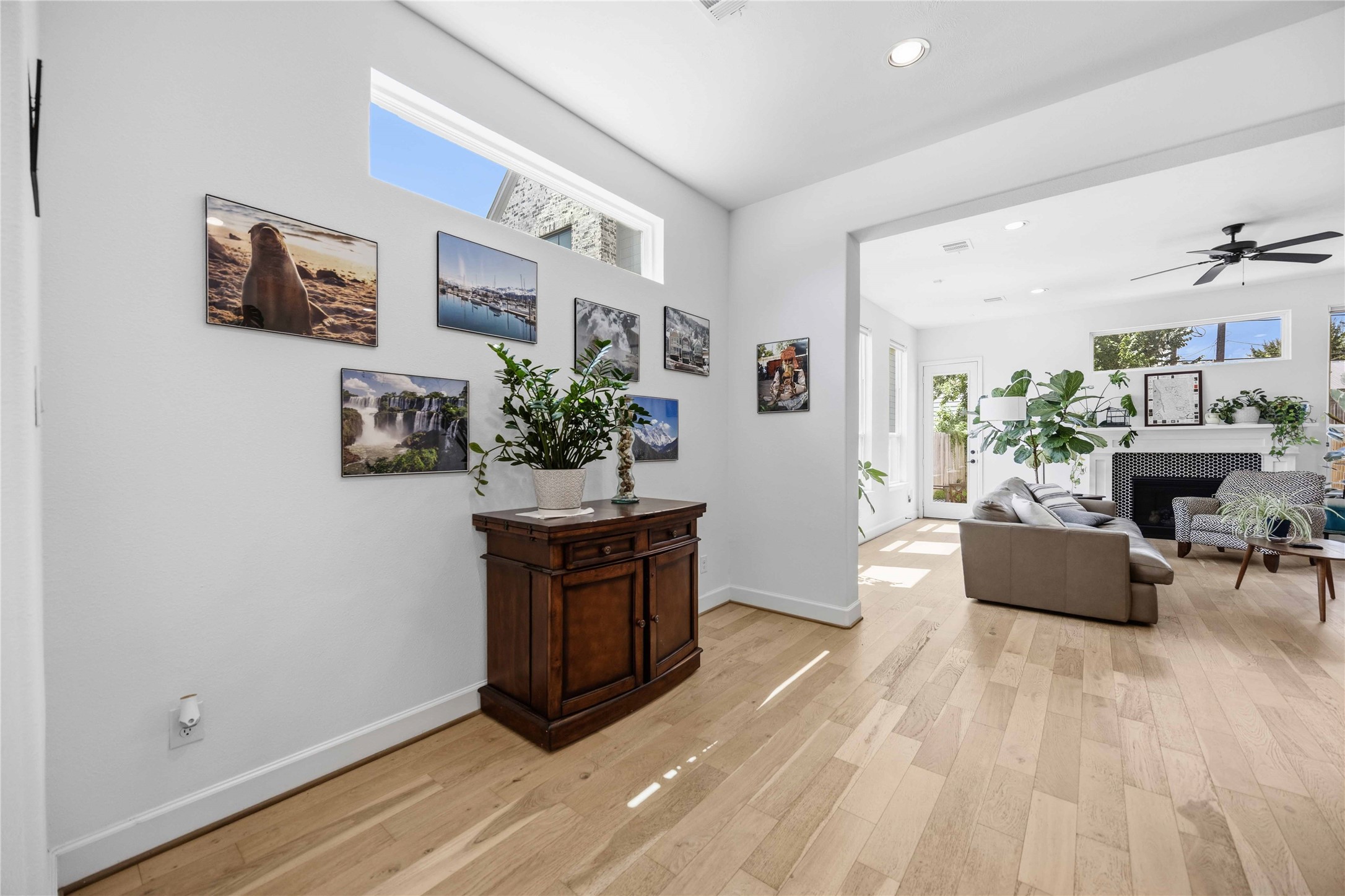 723 W 16th Street Property Photo 4