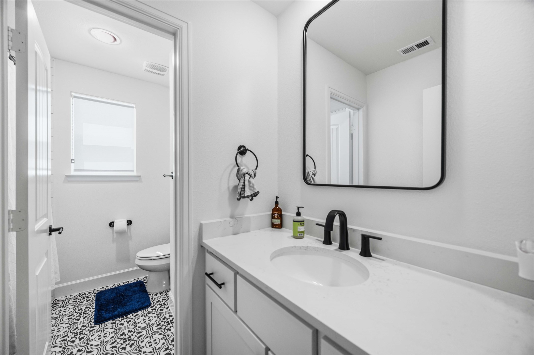 723 W 16th Street Property Photo 19