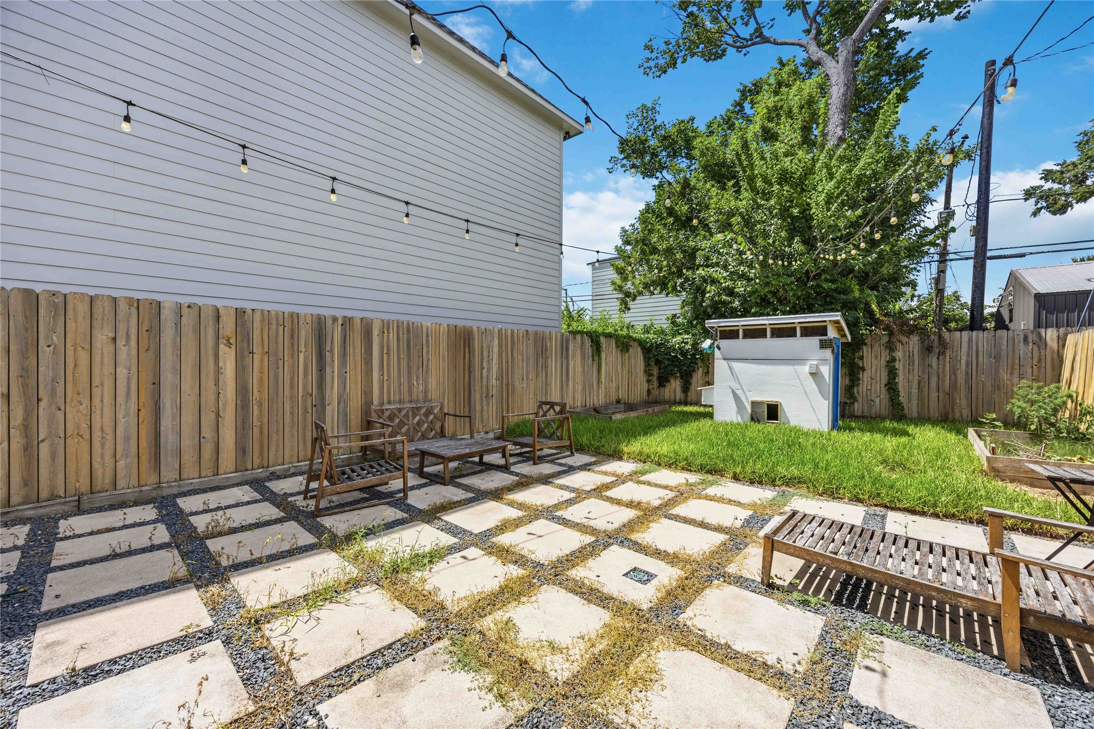 723 W 16th Street Property Photo 29