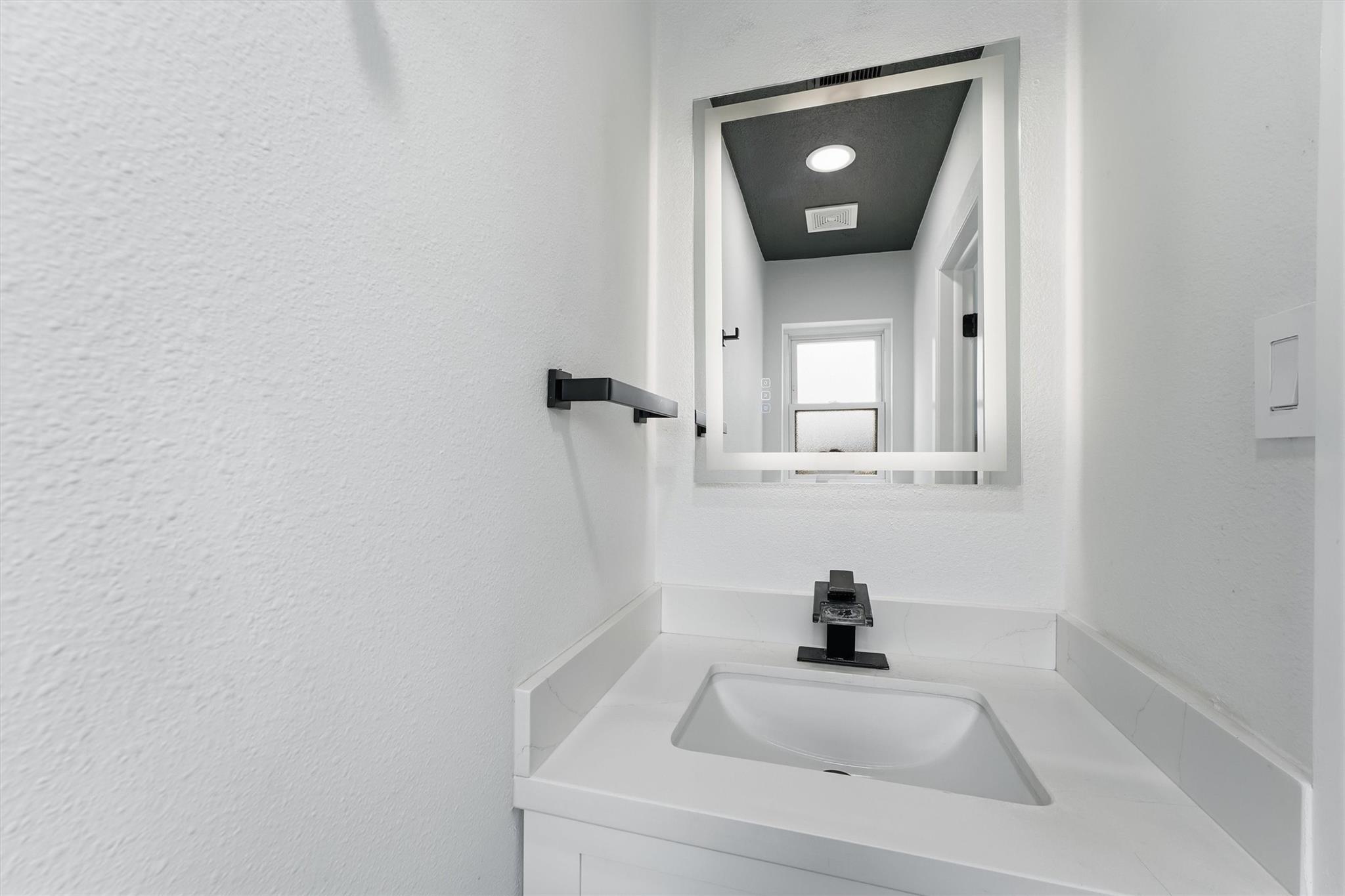 12703 Rocky Hill Drive Property Photo 15