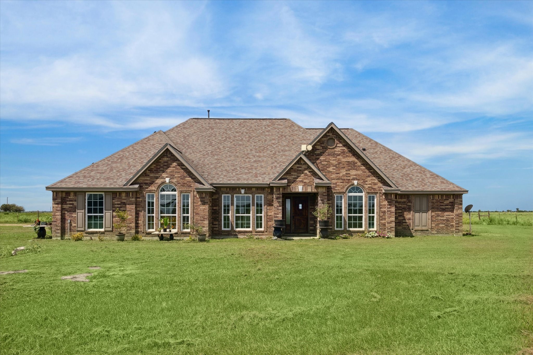 1495 Old Columbus Road N Property Photo 1