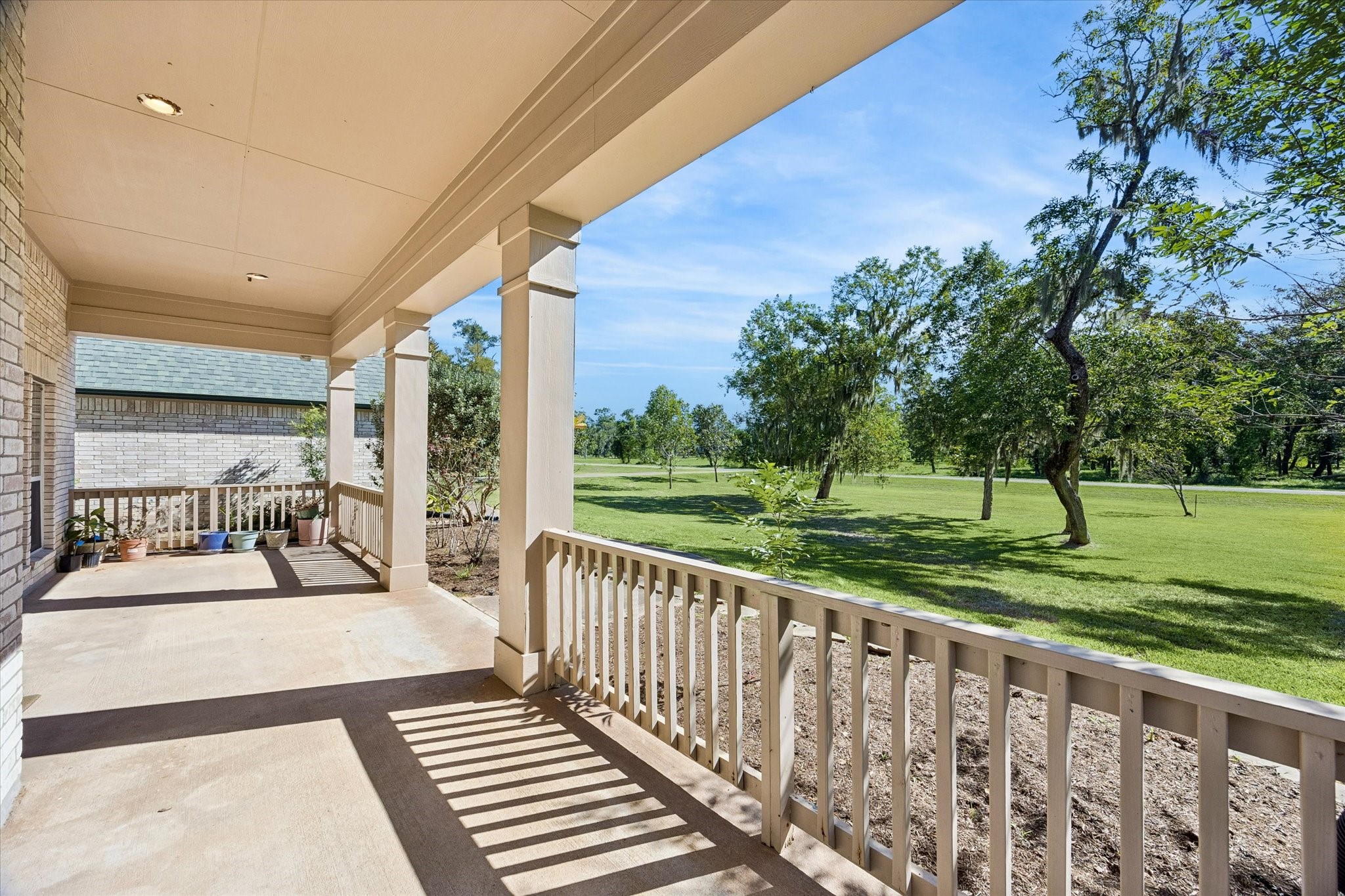 17502 Hamill Drive Property Photo 4
