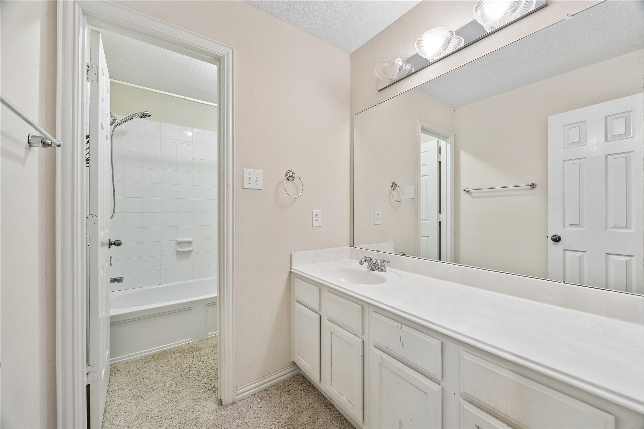 17502 Hamill Drive Property Photo 28
