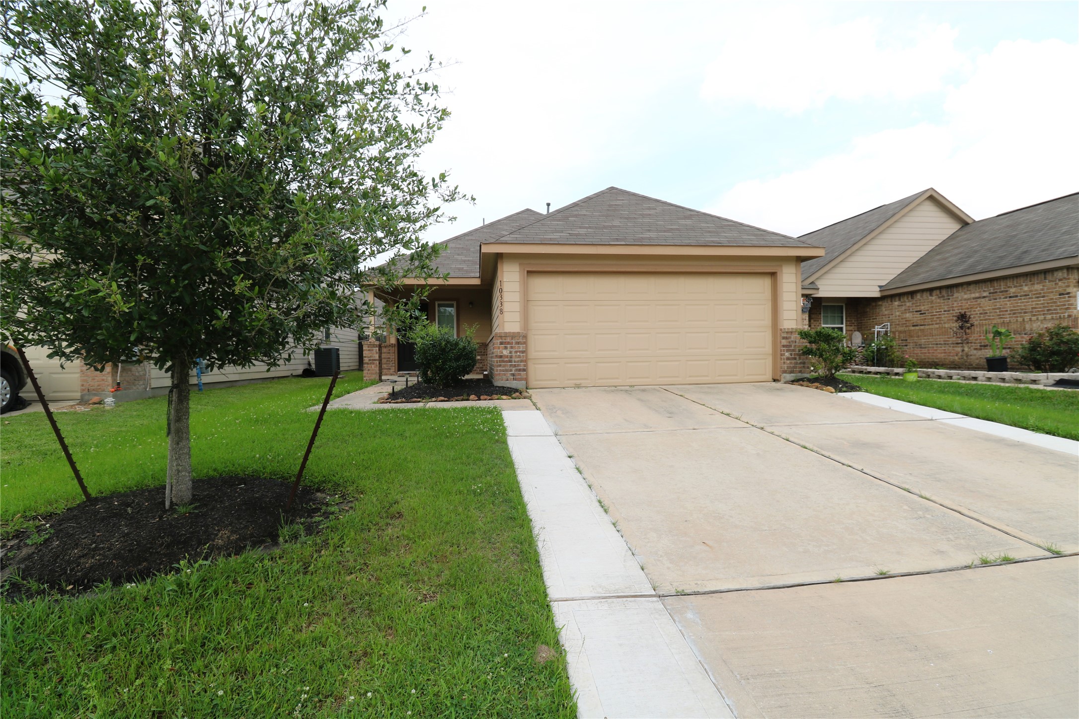 10338 Douglas Fir Villa Avenue Property Photo 1