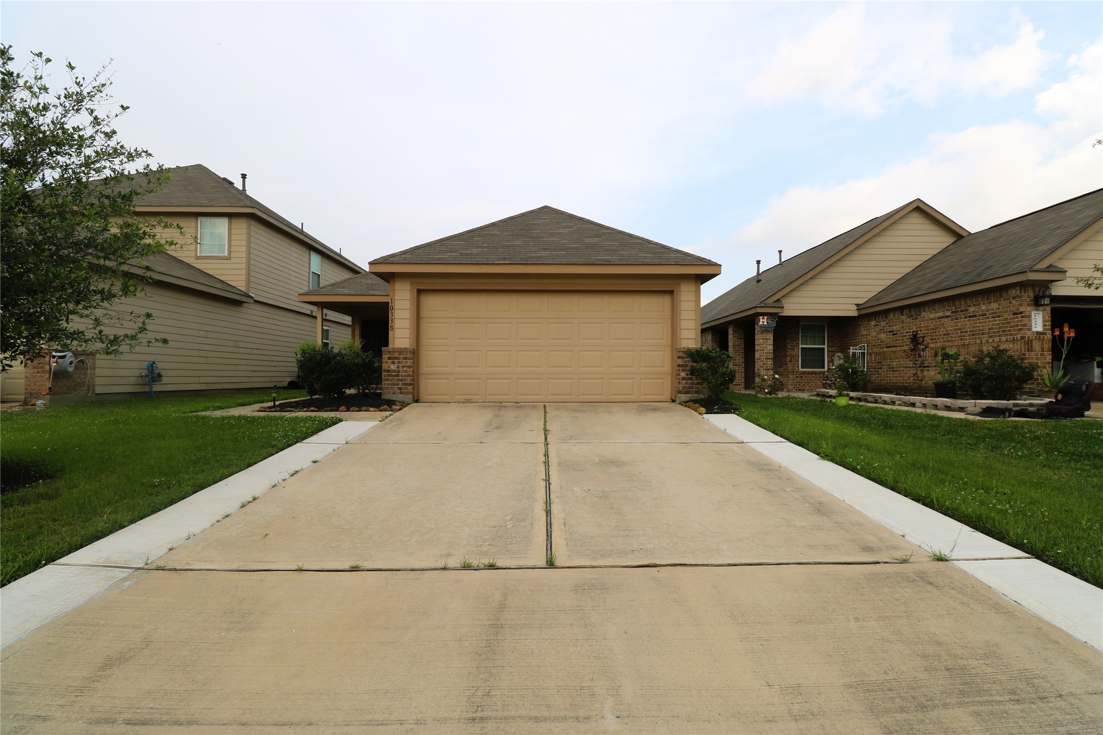 10338 Douglas Fir Villa Avenue Property Photo 2