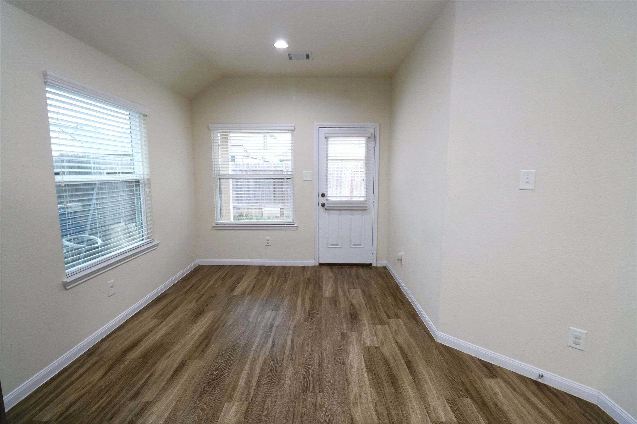 10338 Douglas Fir Villa Avenue Property Photo 13