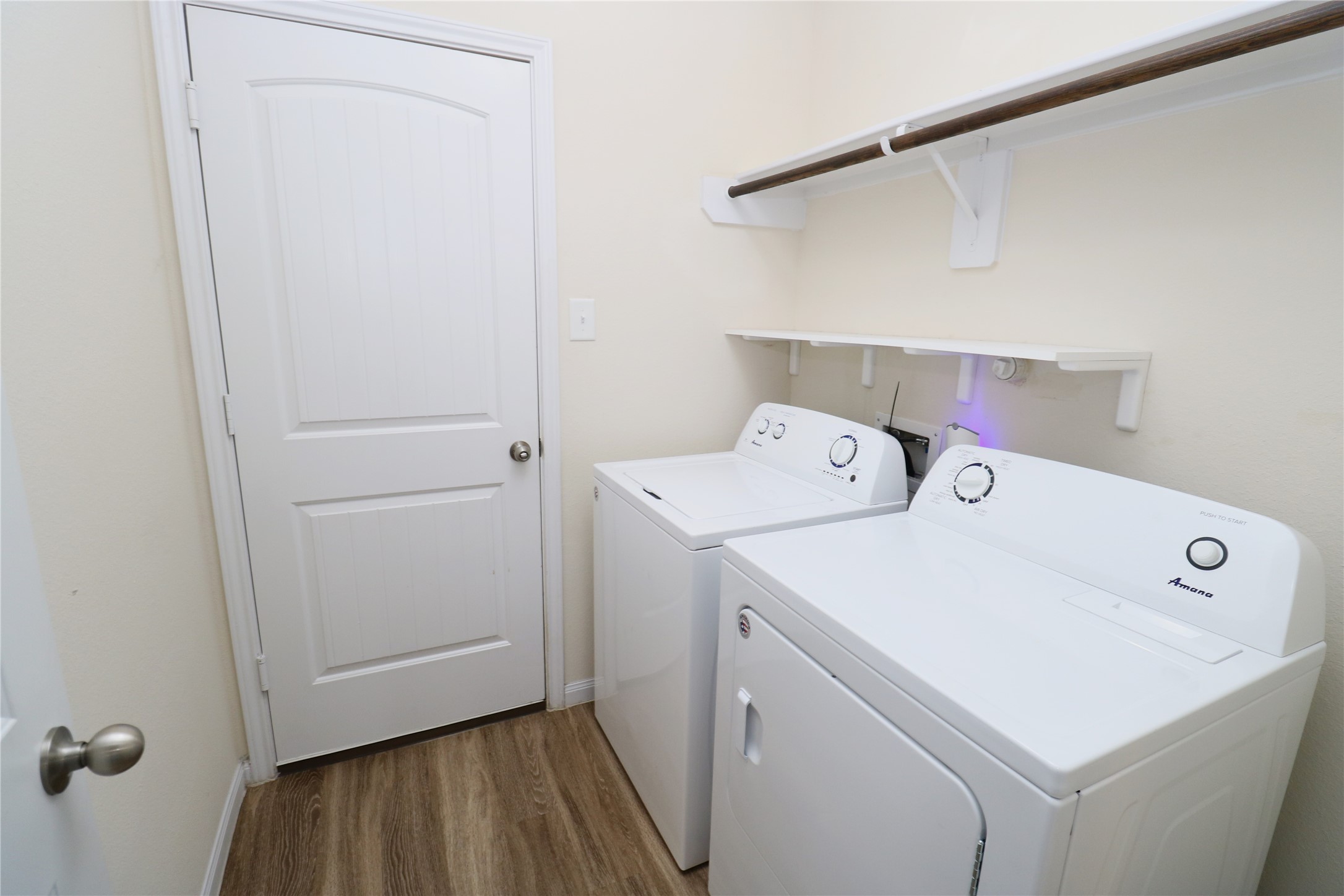 10338 Douglas Fir Villa Avenue Property Photo 16