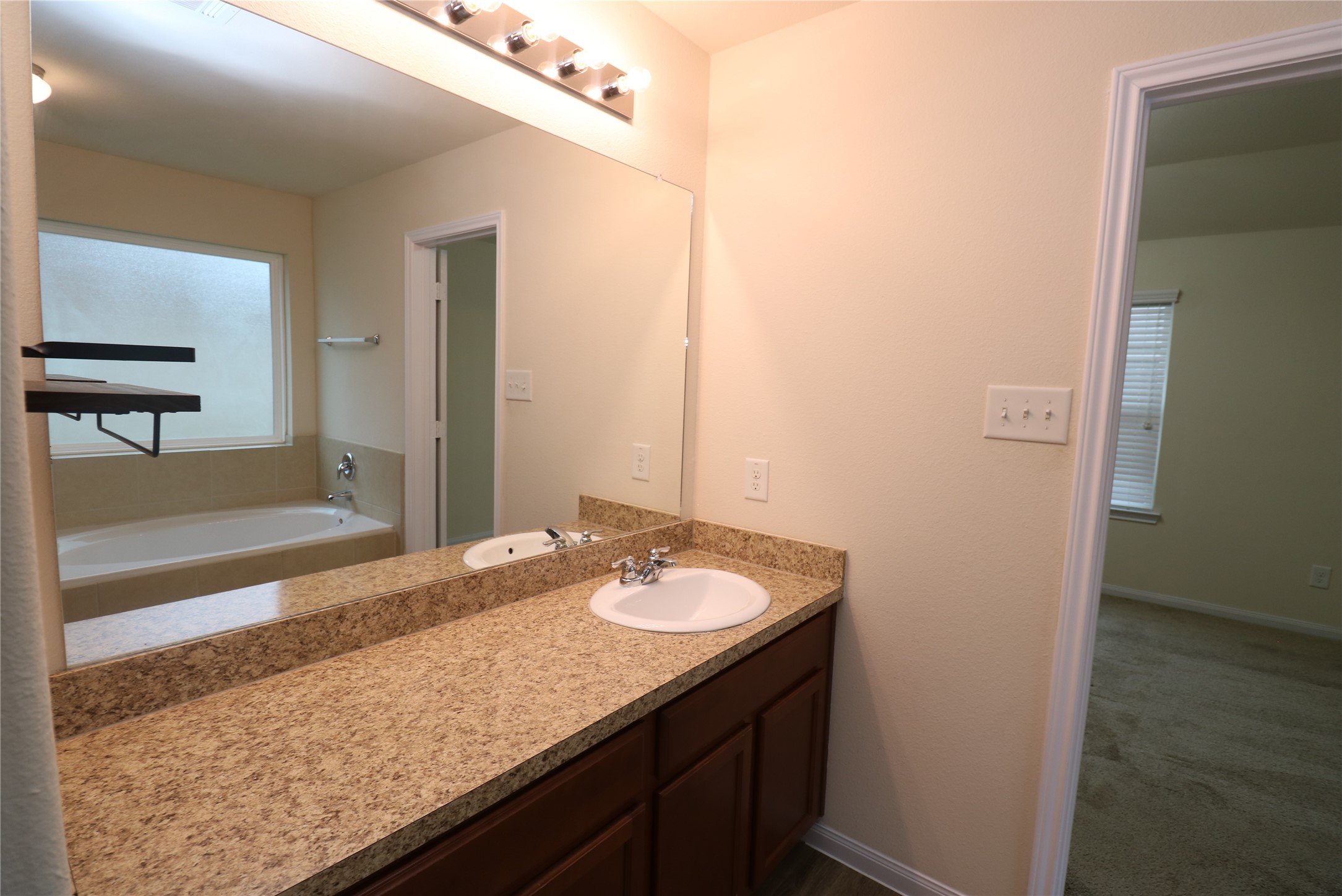 10338 Douglas Fir Villa Avenue Property Photo 24