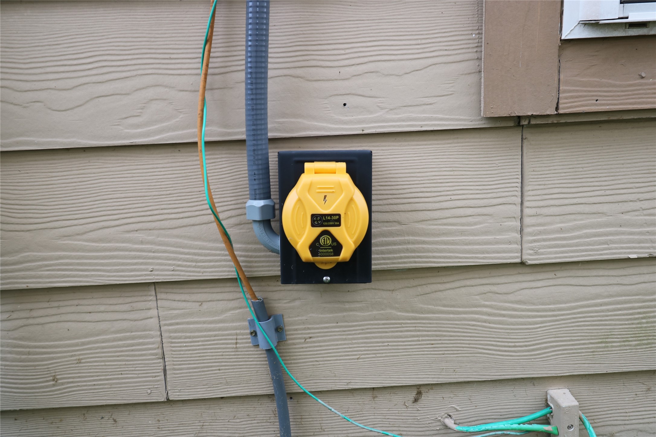 10338 Douglas Fir Villa Avenue Property Photo 30
