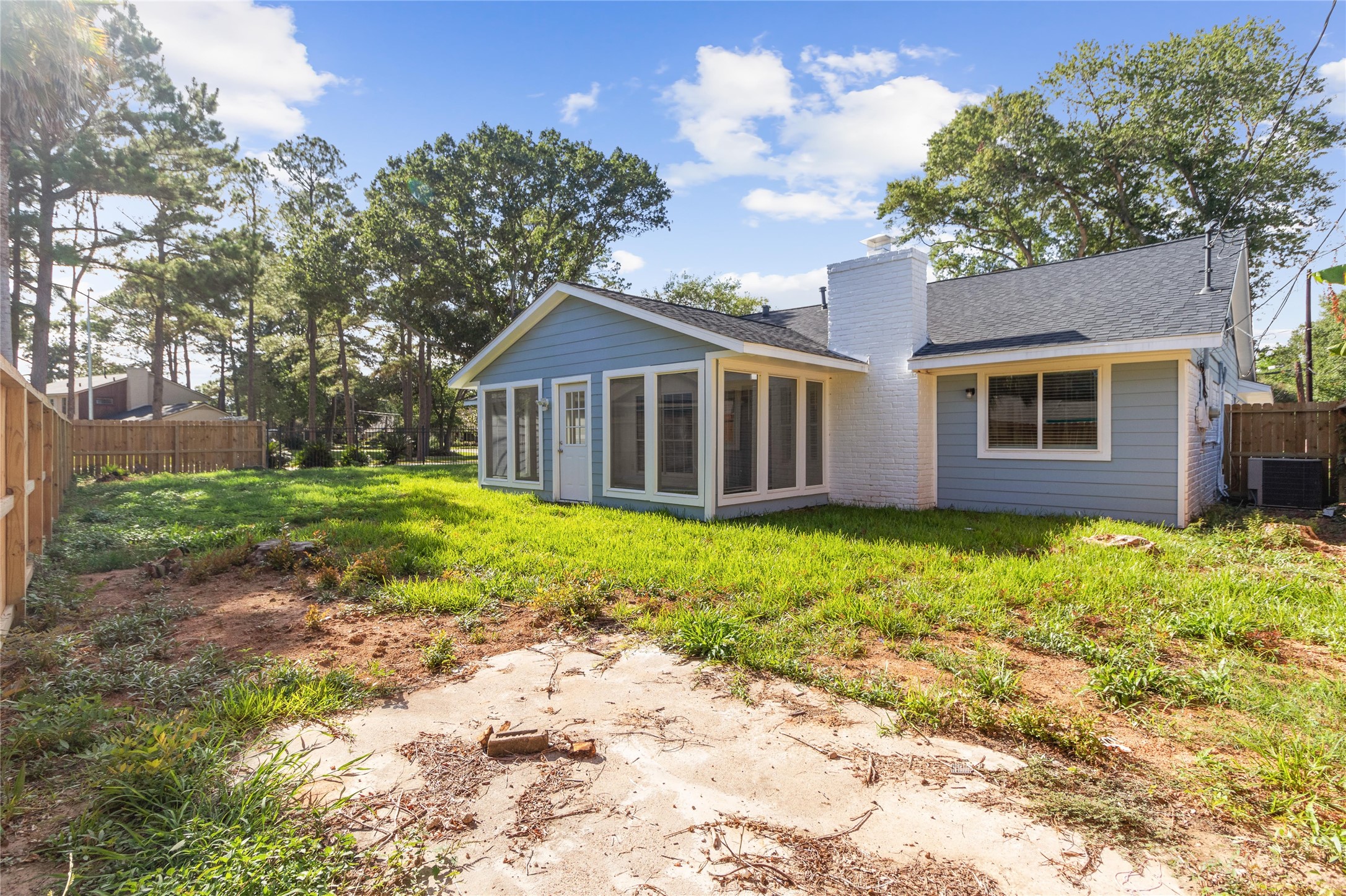 500 Shirleen Drive Property Photo 3