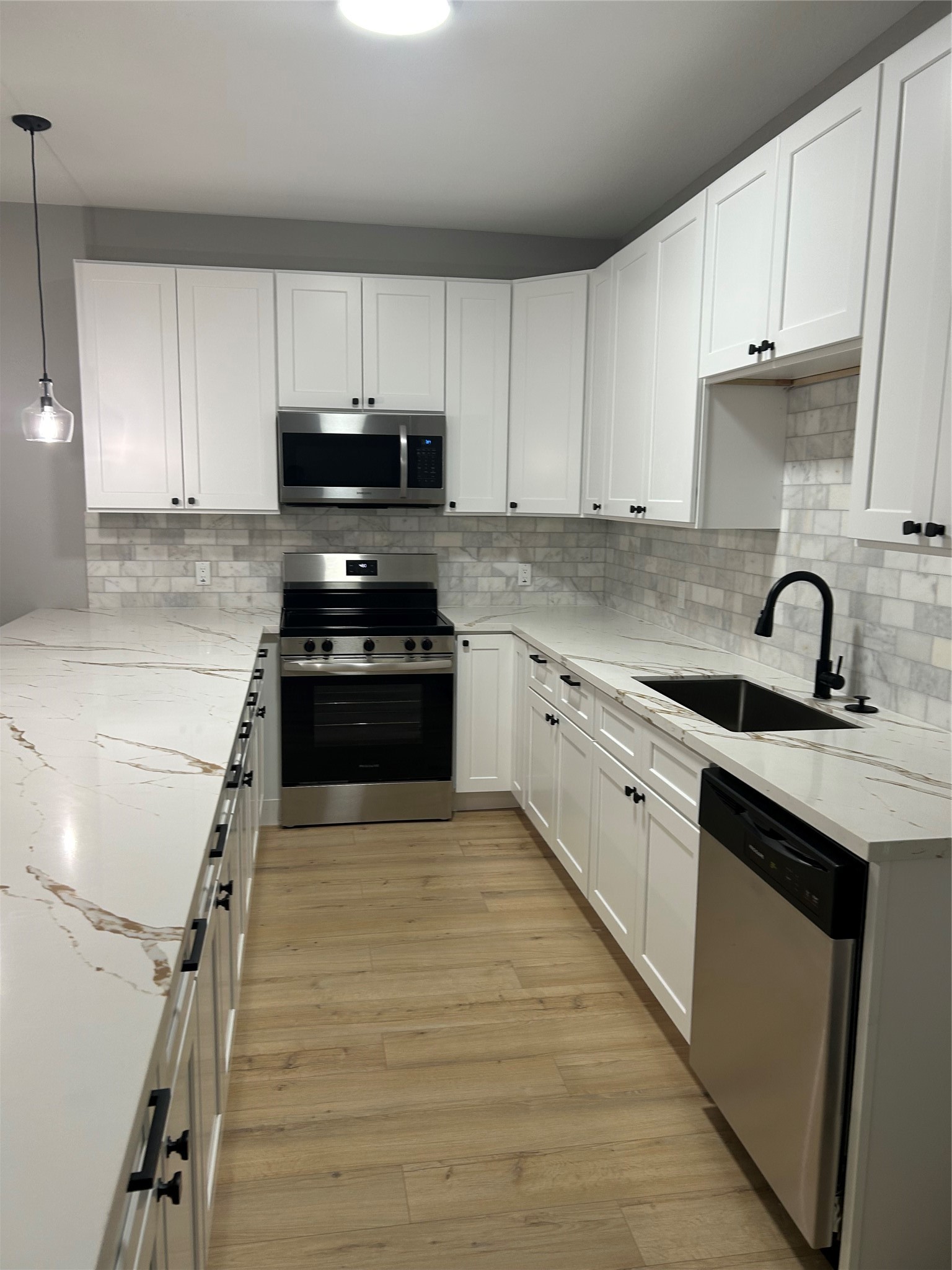 9914 8 Fillmore A Property Photo 3