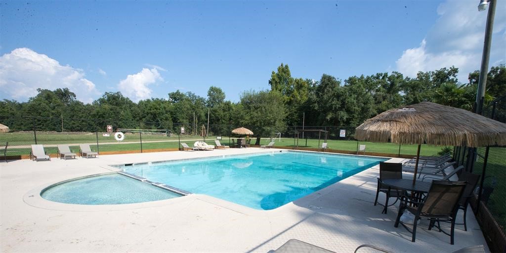 478 Center Drive Property Photo 4