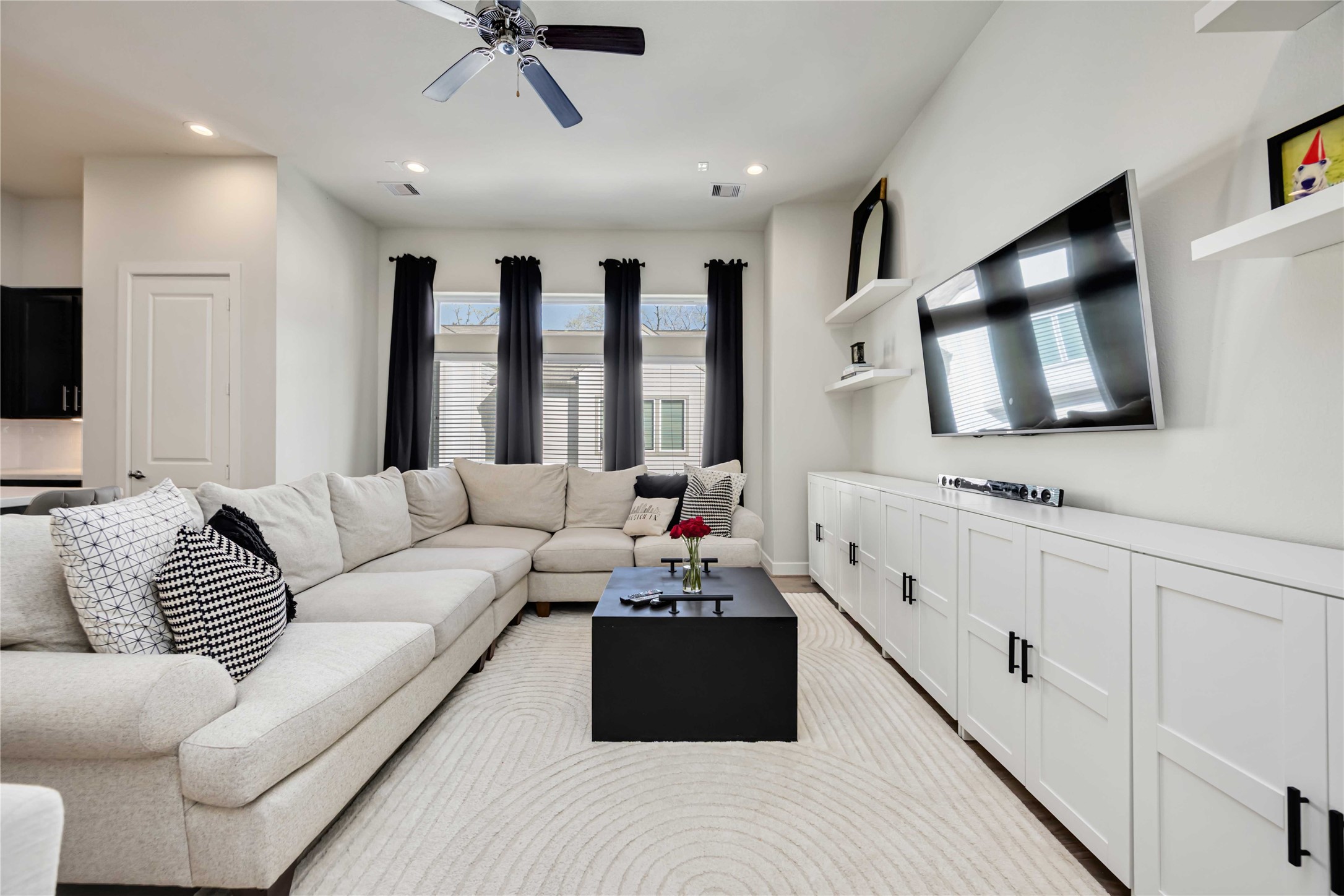 108 Knightsbridge Park Lane Property Photo 1