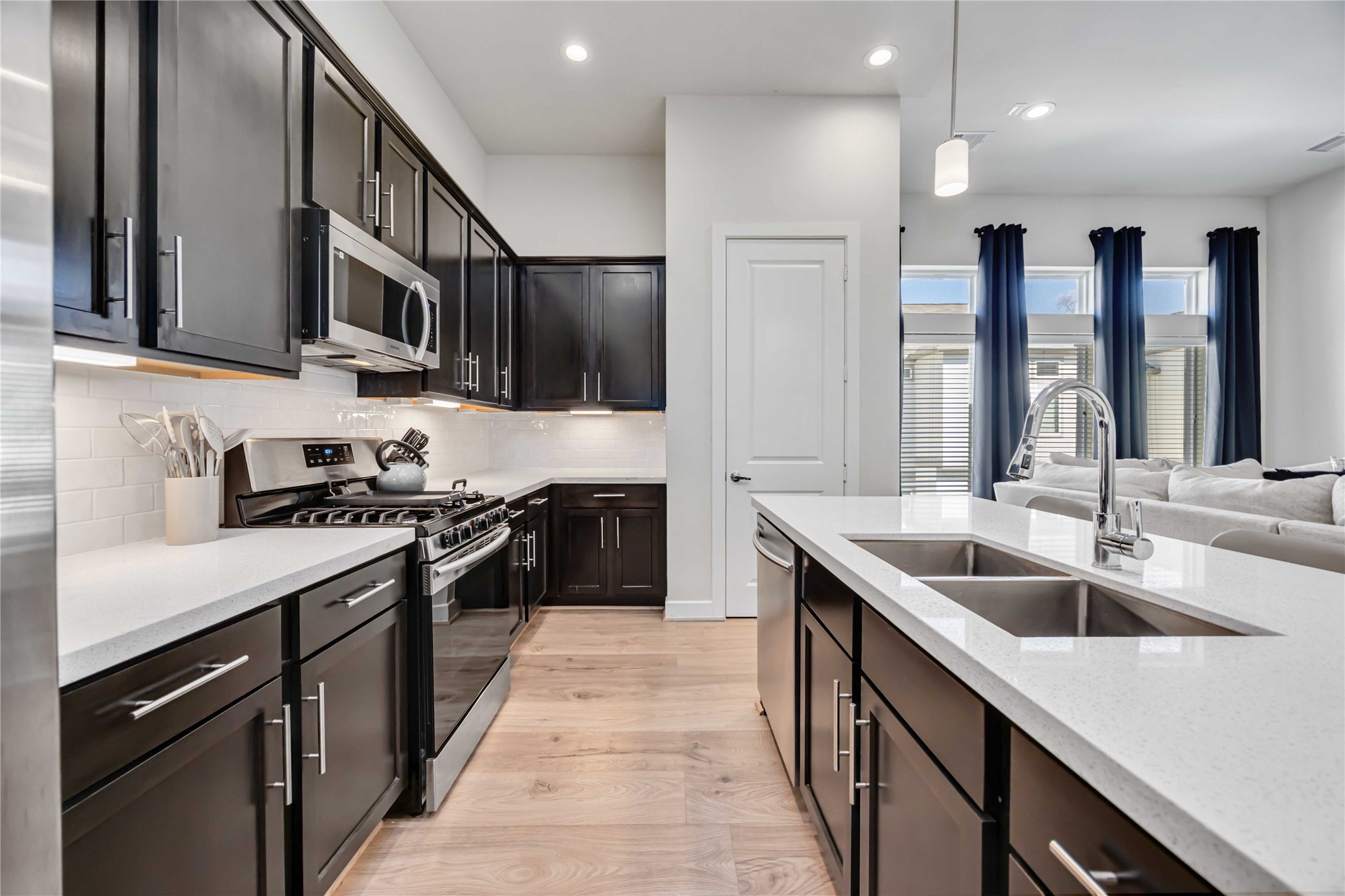 108 Knightsbridge Park Lane Property Photo 8