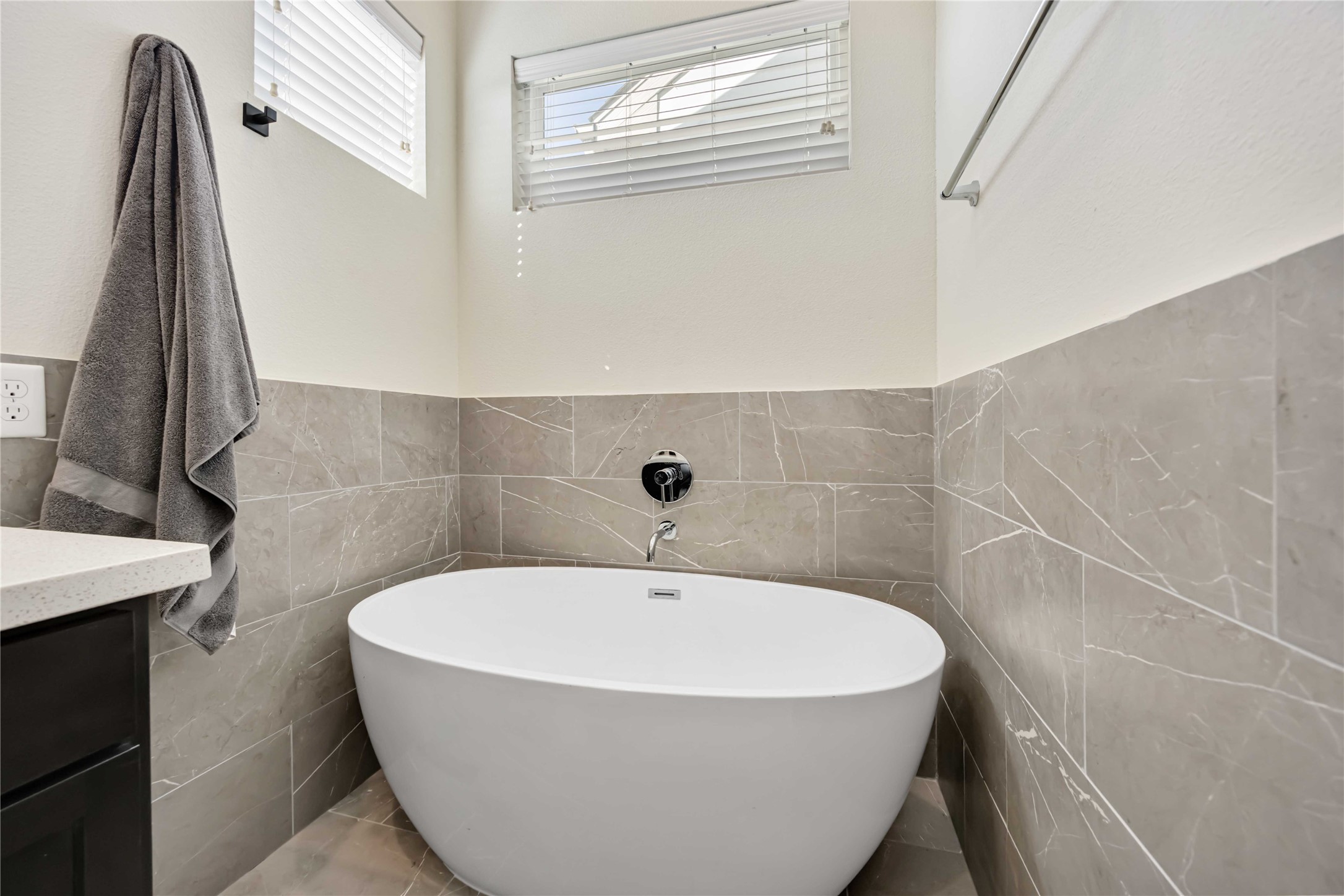 108 Knightsbridge Park Lane Property Photo 12