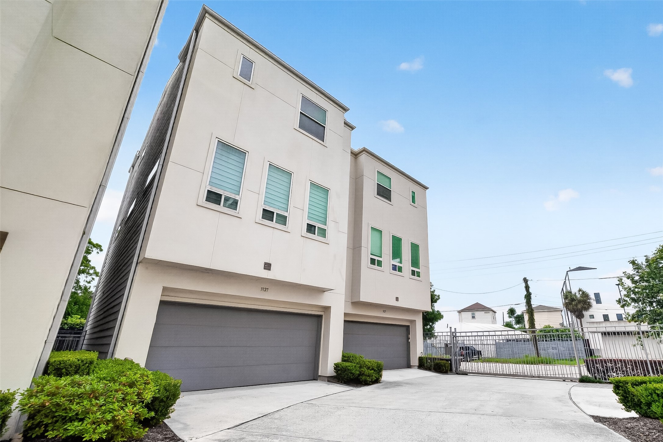 3127 Leeland Street Property Photo 2