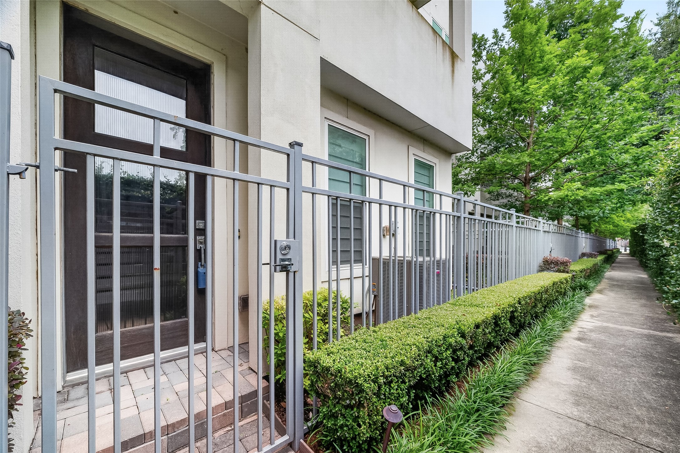3127 Leeland Street Property Photo 6