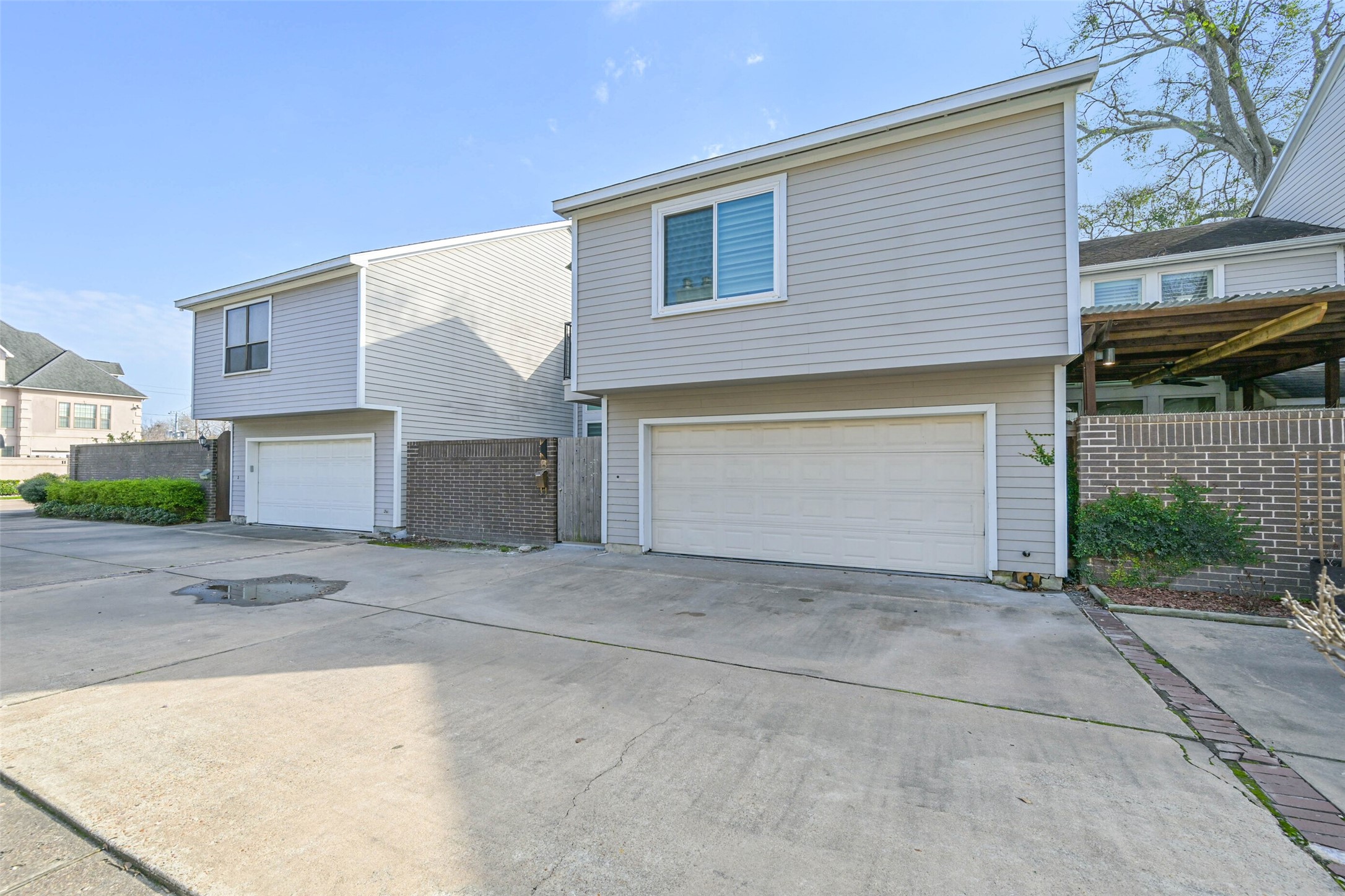 2600 Nantucket Drive B Property Photo 2