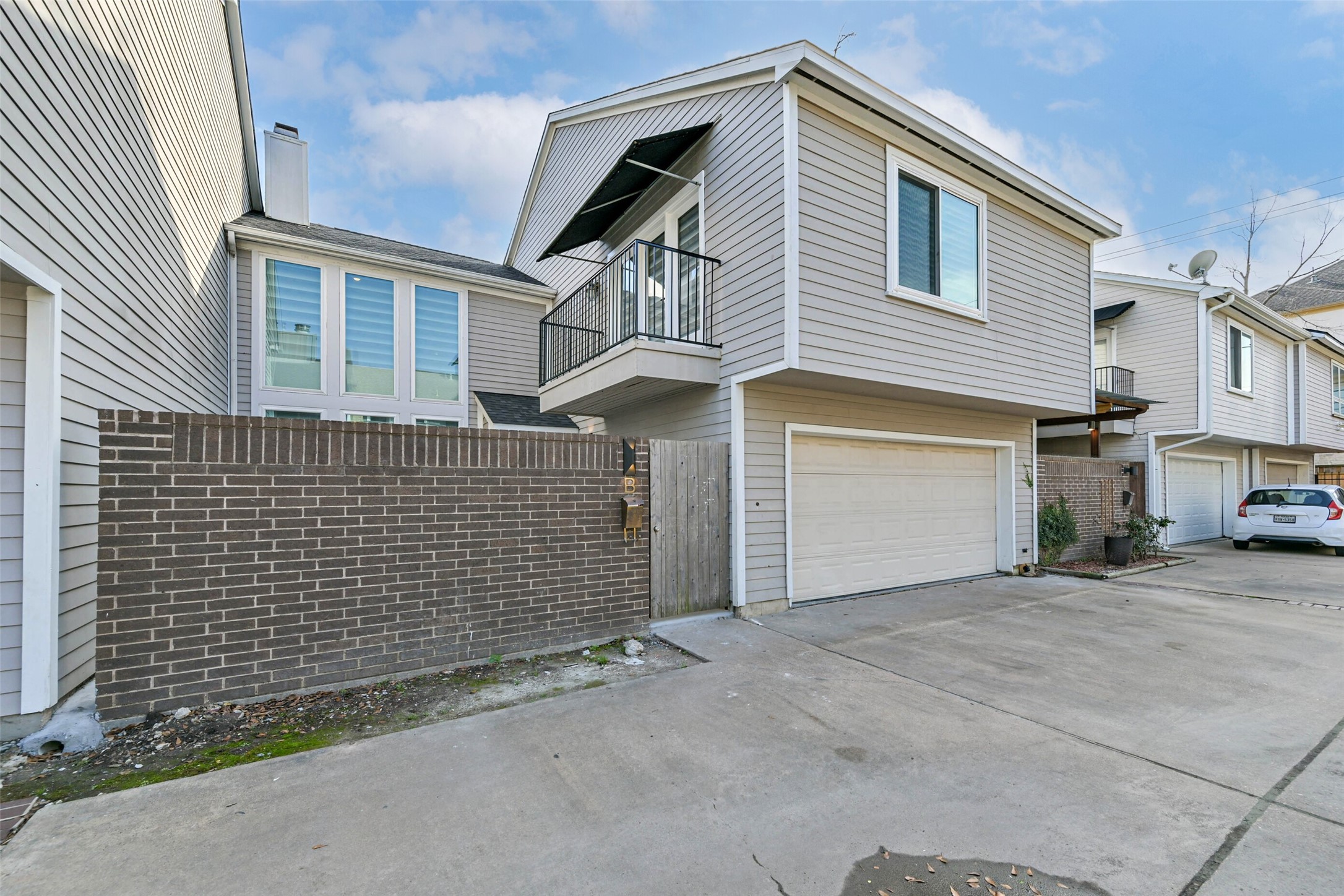 2600 Nantucket Drive B Property Photo 3