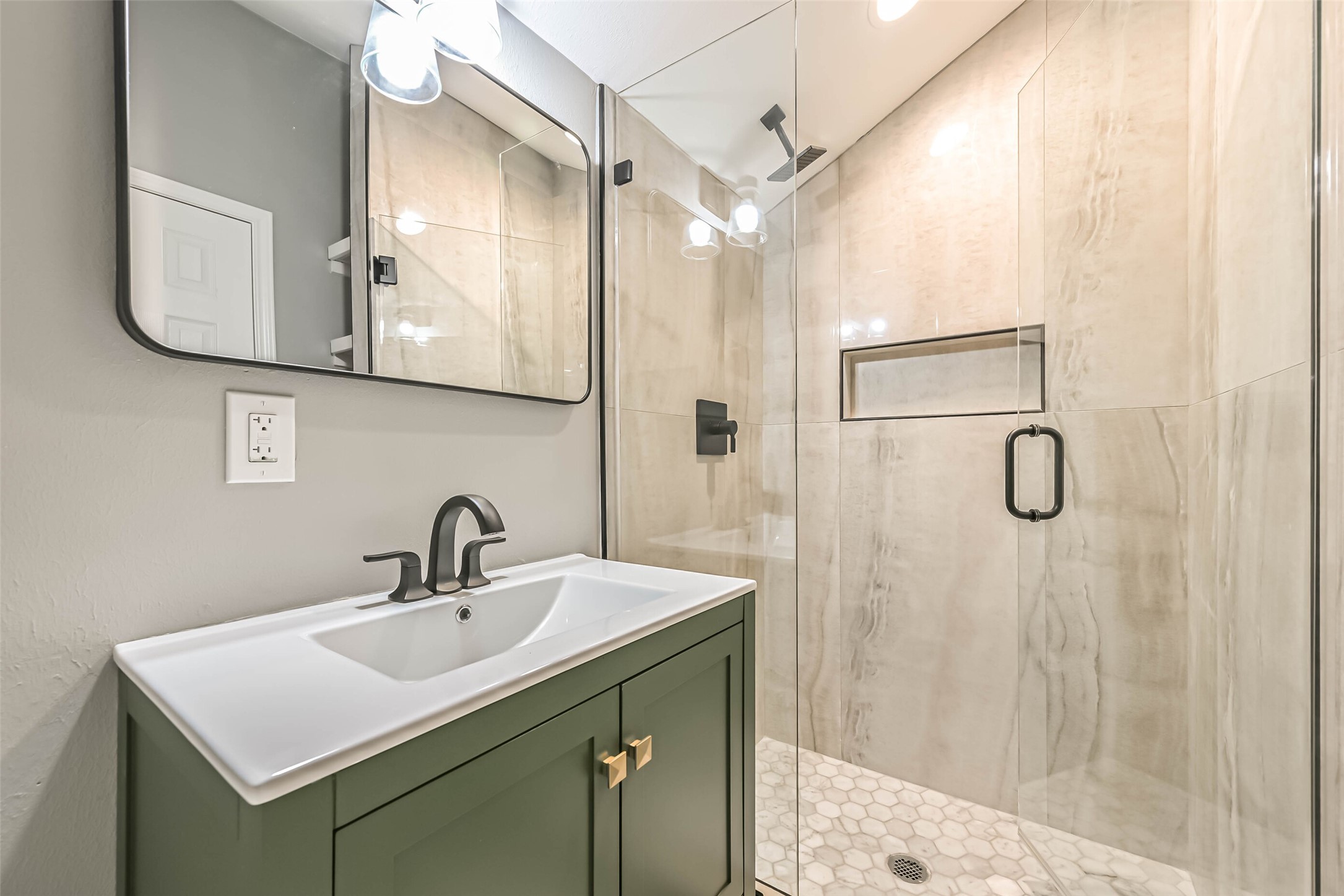 2600 Nantucket Drive B Property Photo 37