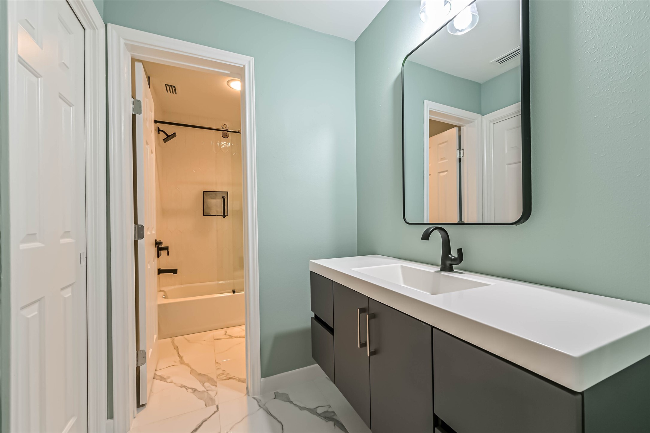 2600 Nantucket Drive B Property Photo 40