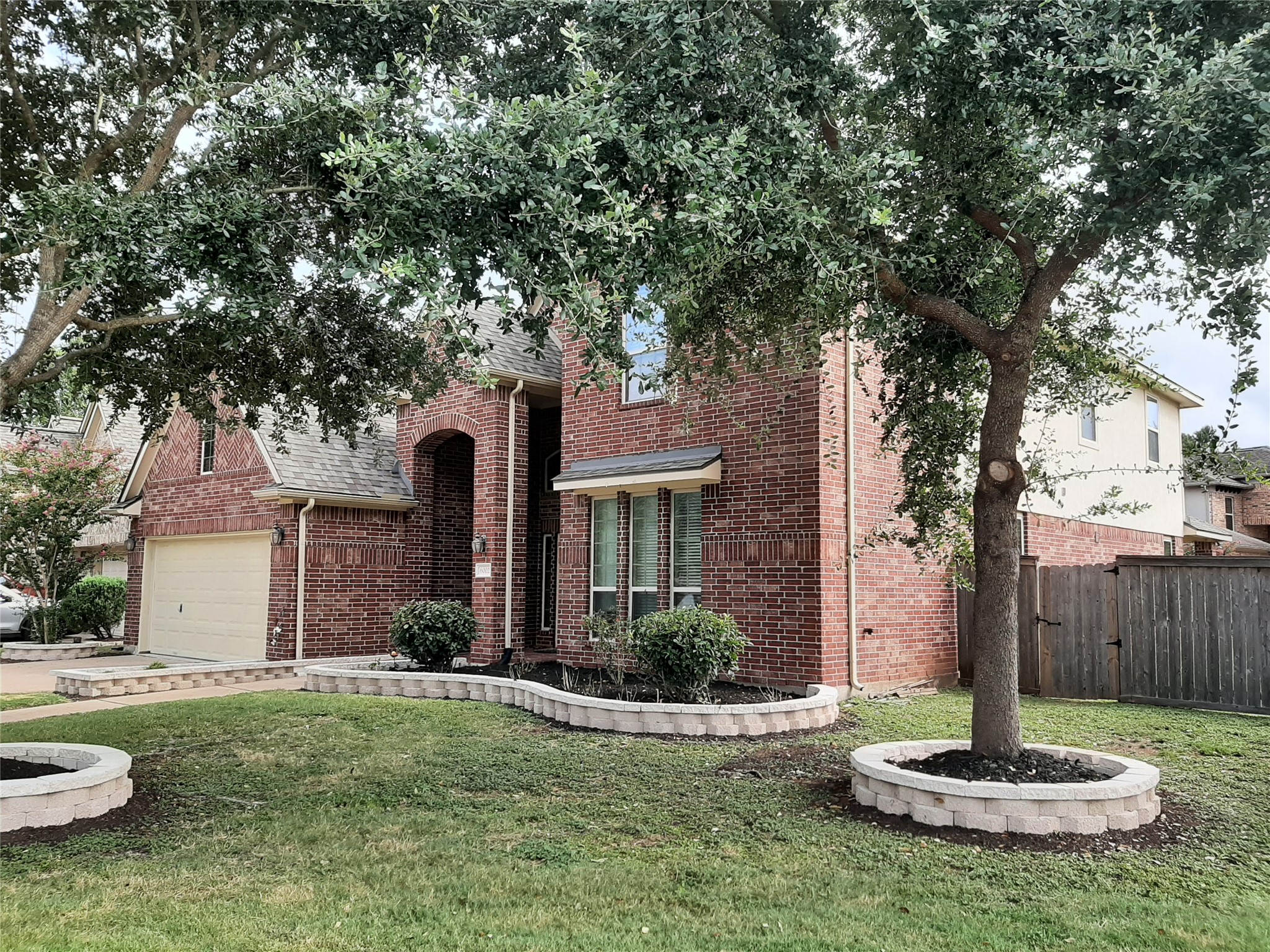 6002 Mangrove Falls Court Property Photo 2
