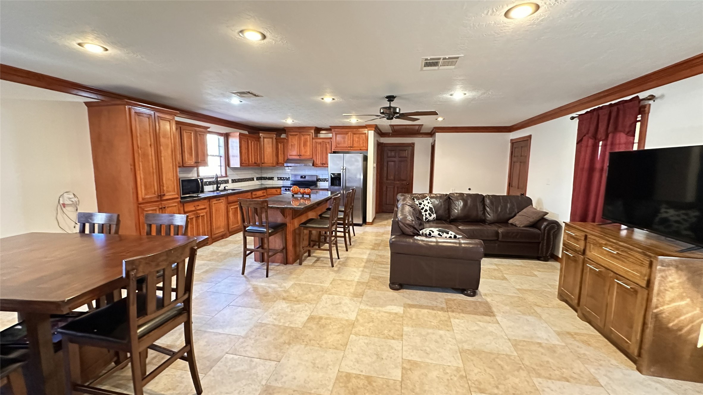 404 N Wilson Street Property Photo 16