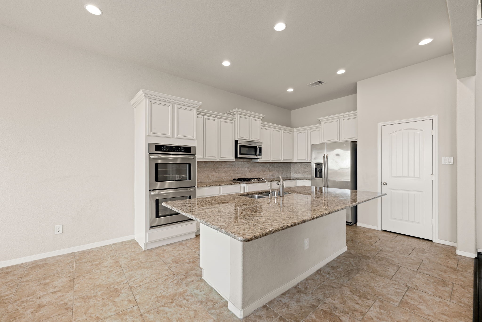 28926 Endeavor River Road Property Photo 8