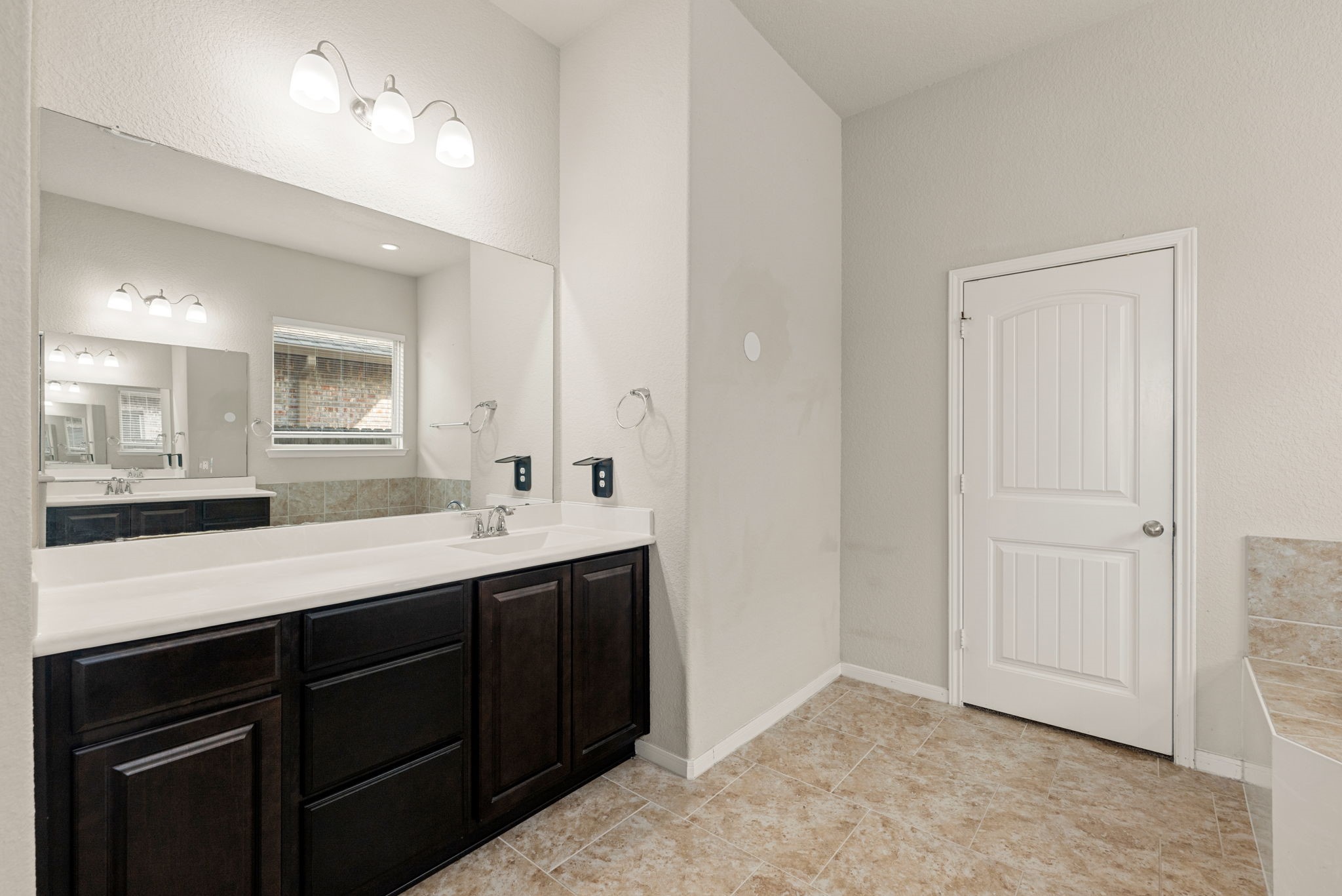 28926 Endeavor River Road Property Photo 13