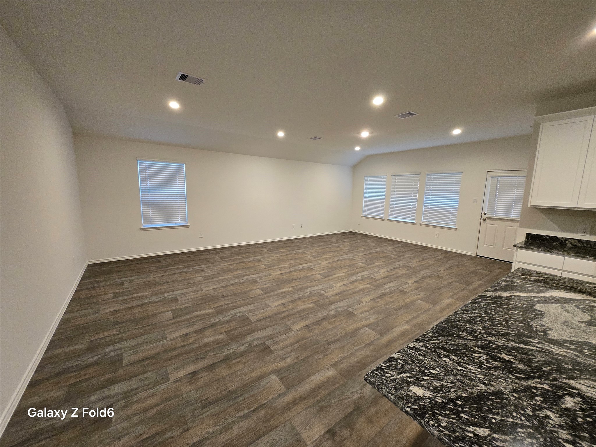 3011 Sycamore Run Lane Property Photo 9