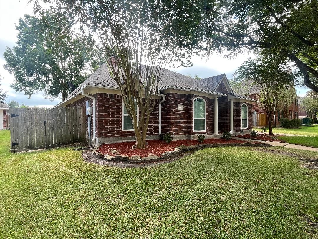 705 Eagle Lakes Drive Property Photo 4