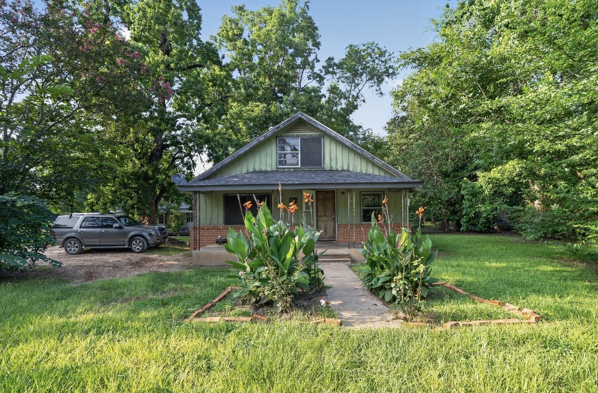 801 Snell Road Property Photo 1