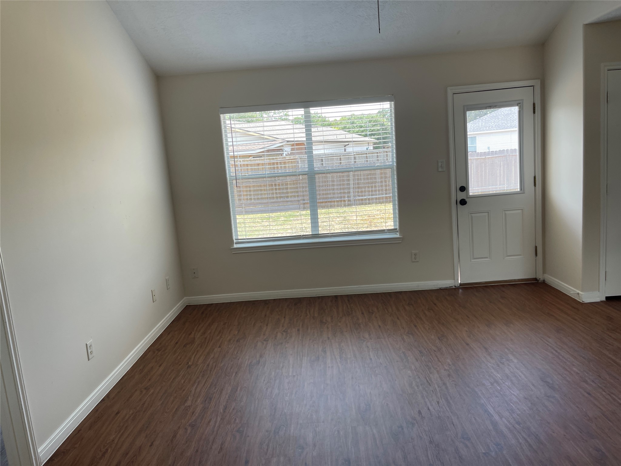 16216 Setting Sun Court Property Photo 6