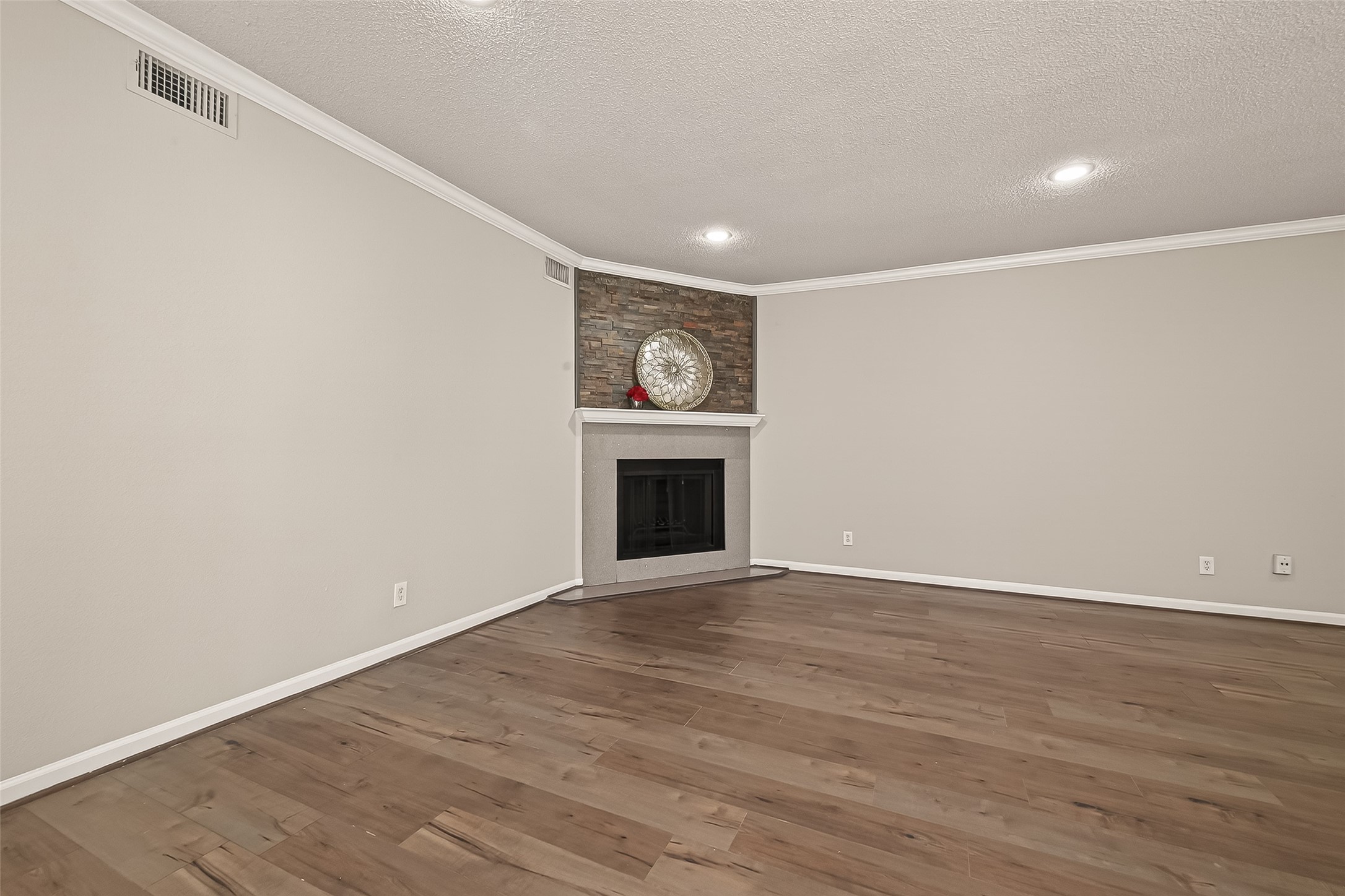 4024 Breakwood Drive Property Photo 7