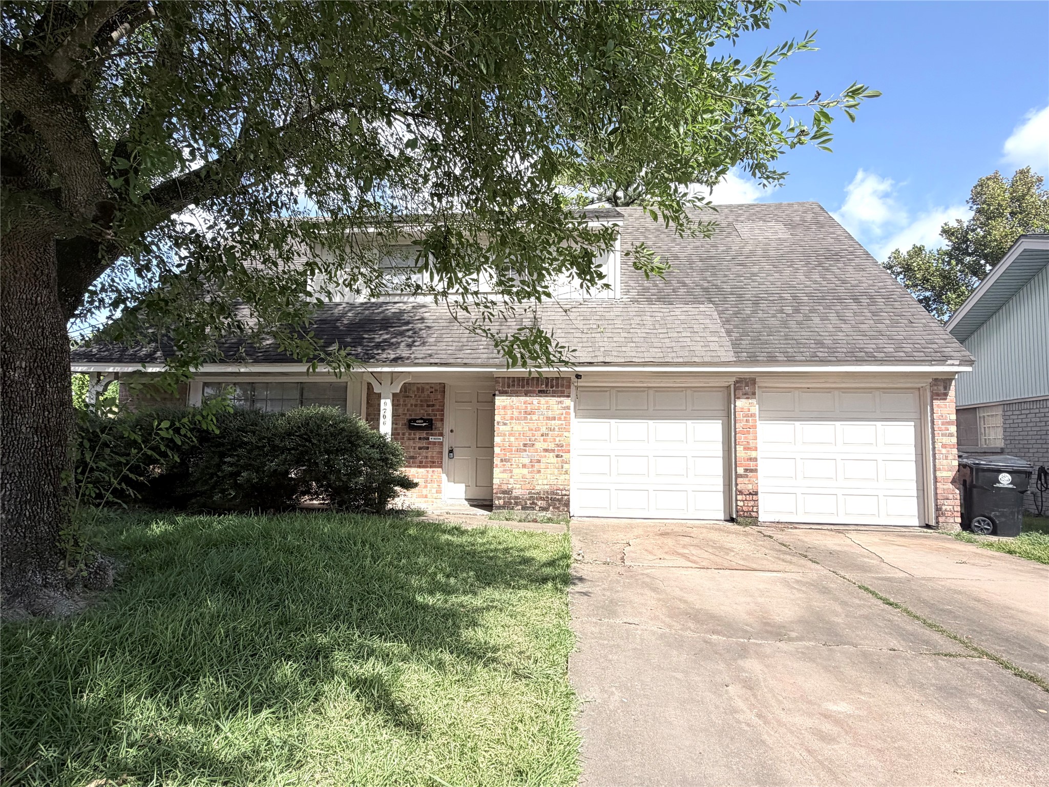 9706 Crestdale Circle Property Photo 1