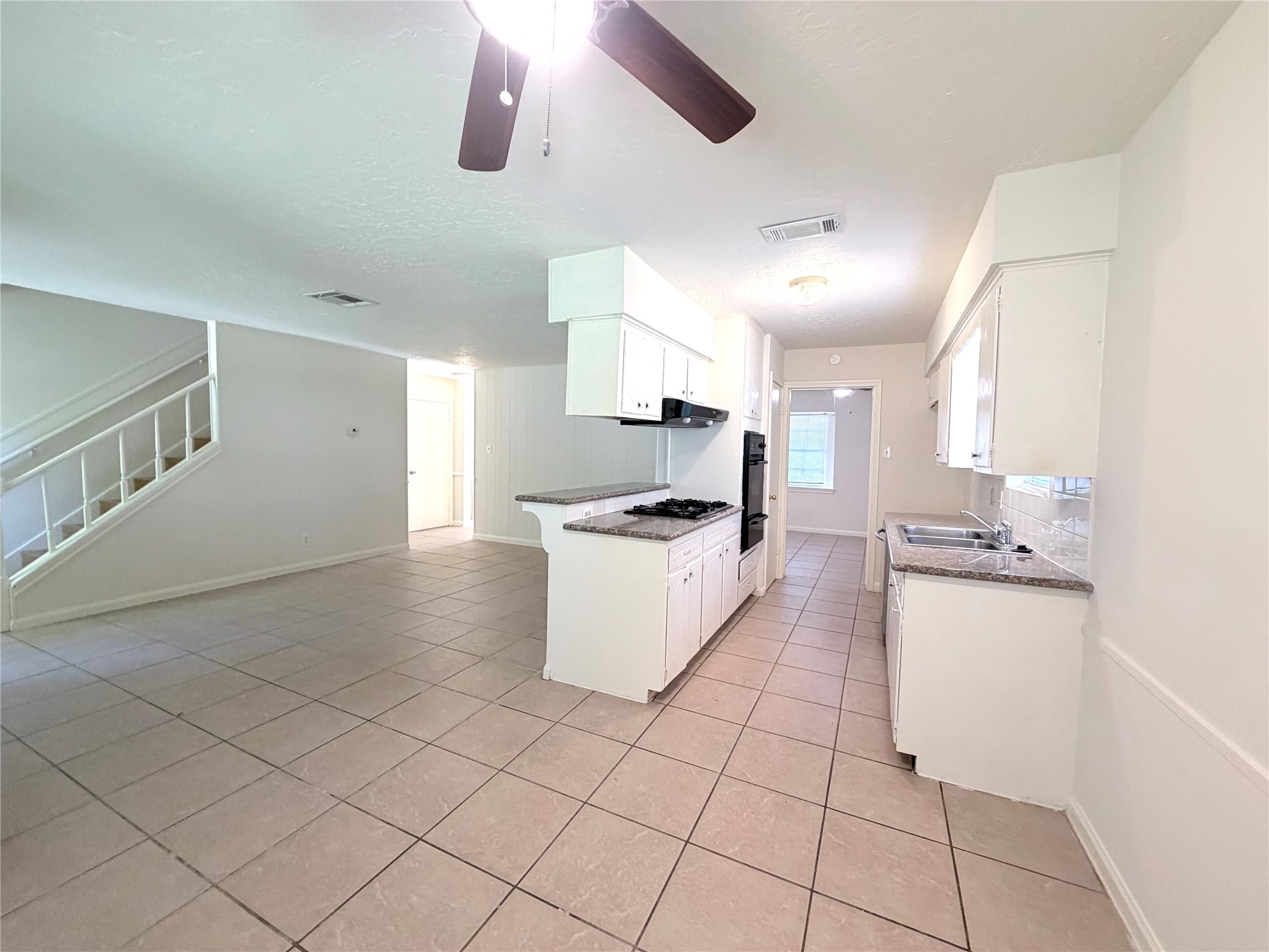 9706 Crestdale Circle Property Photo 6