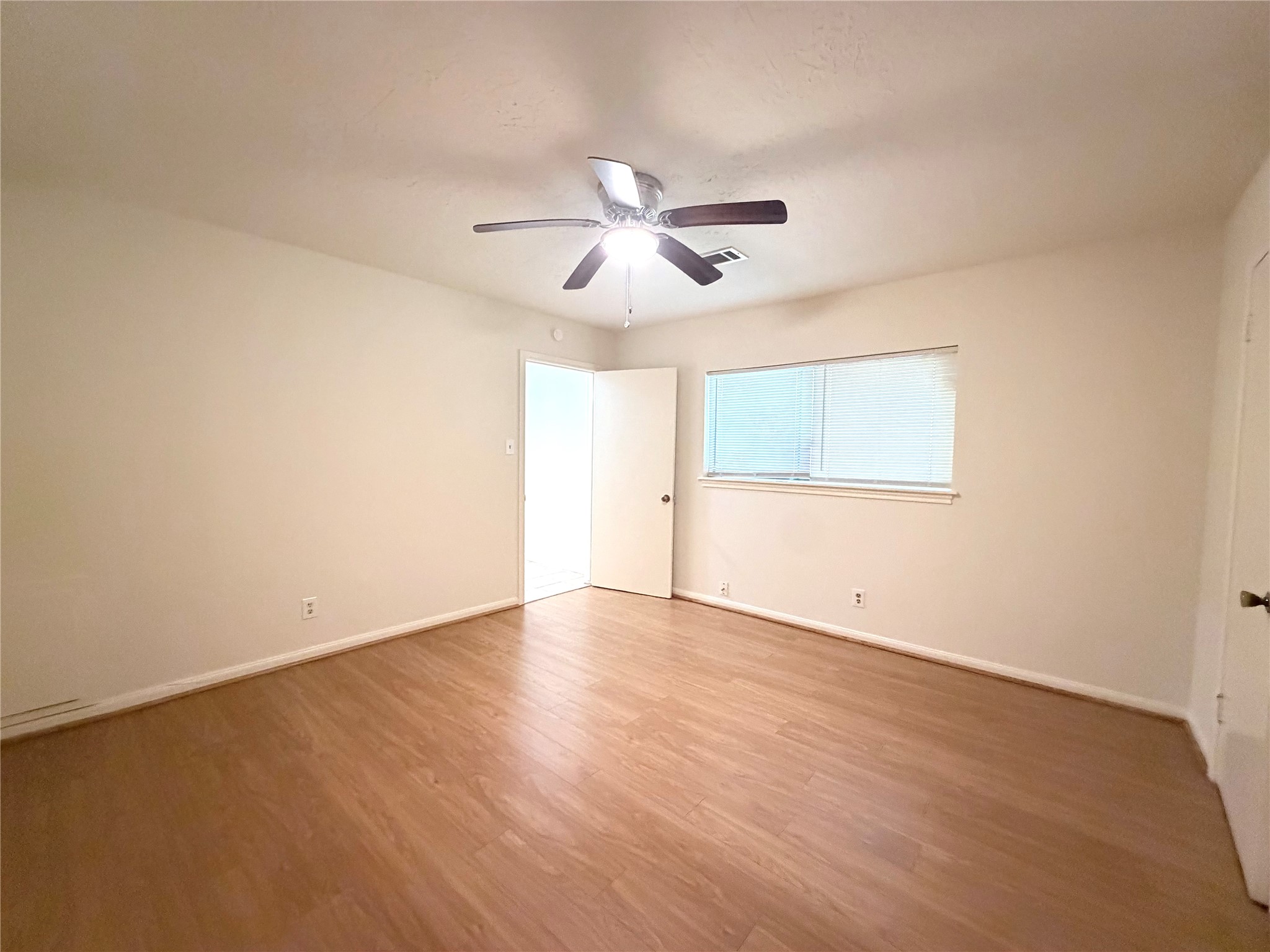 9706 Crestdale Circle Property Photo 12