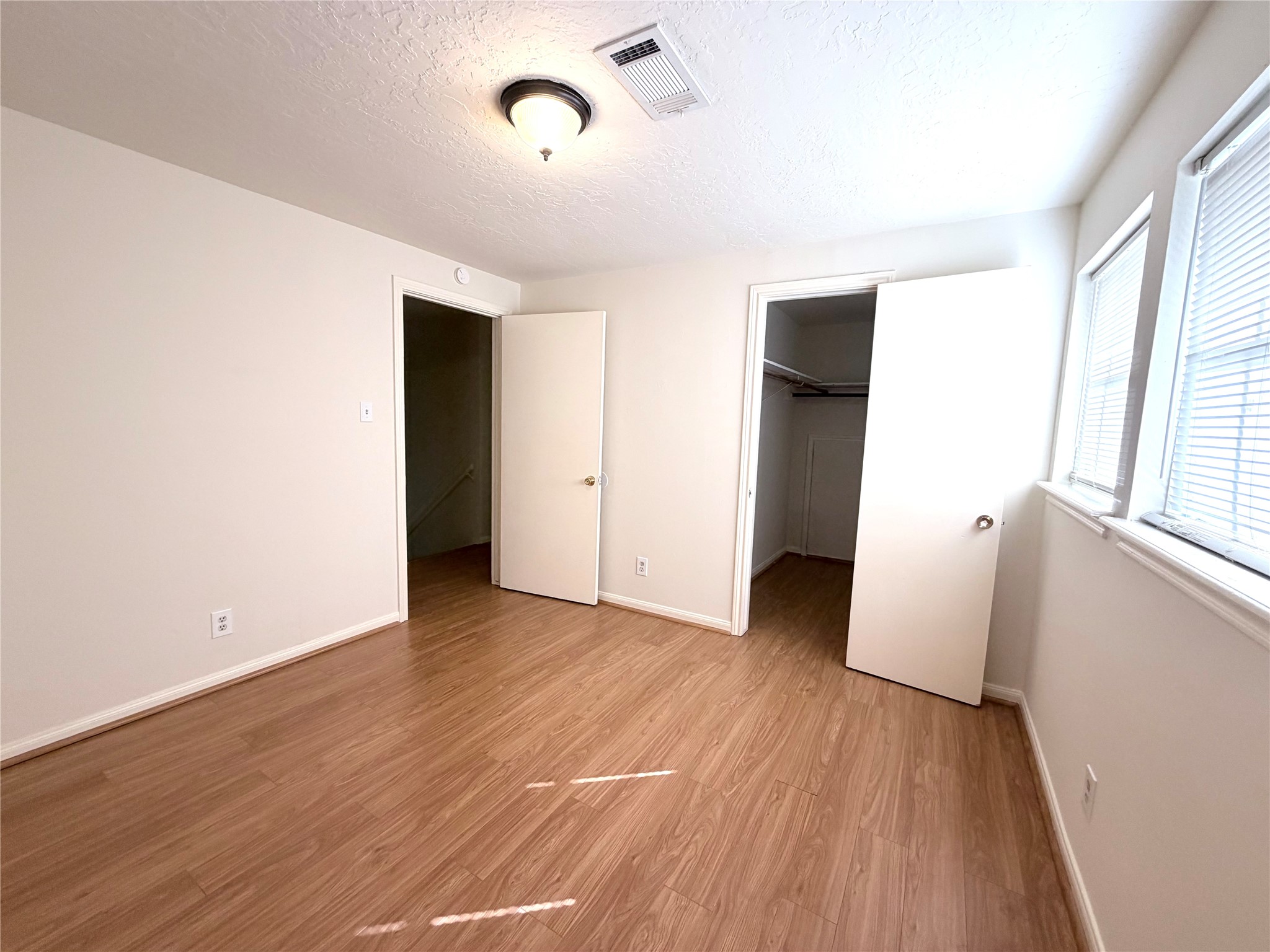 9706 Crestdale Circle Property Photo 16