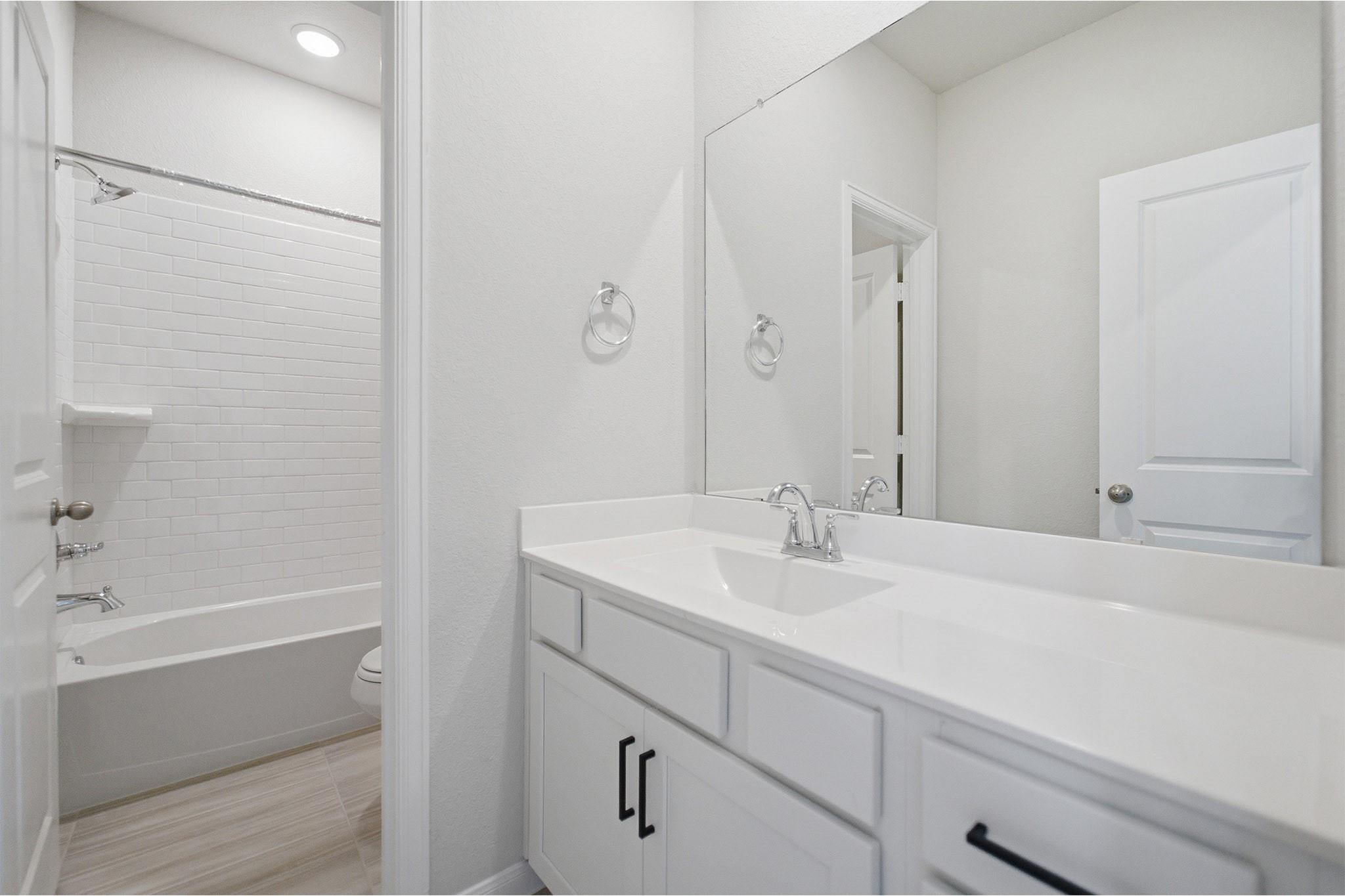 7906 Jasper Meadows Way, Angleton Tx 77515 Property Photo 8