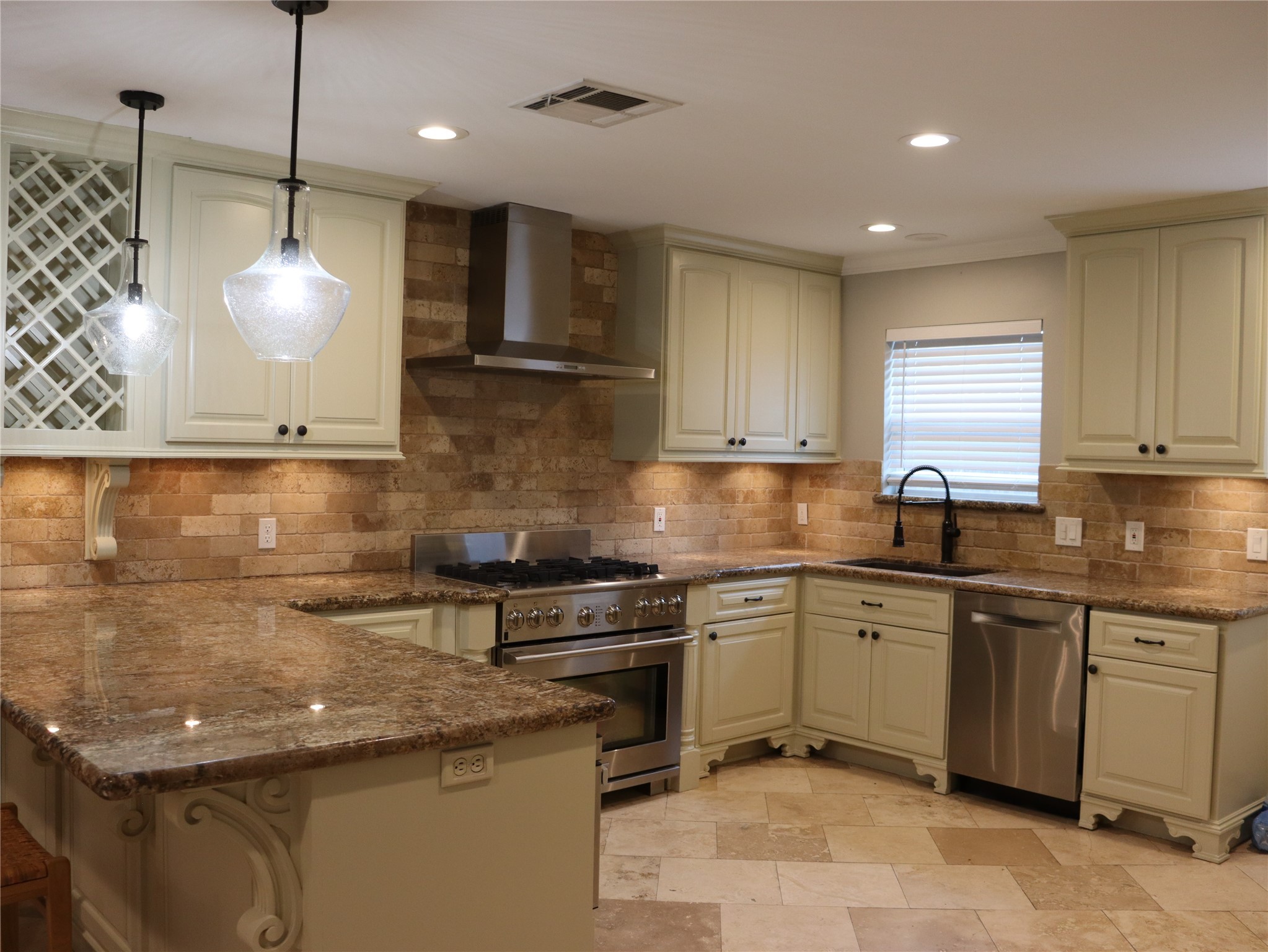 11419 Landsdowne Drive Property Photo 1