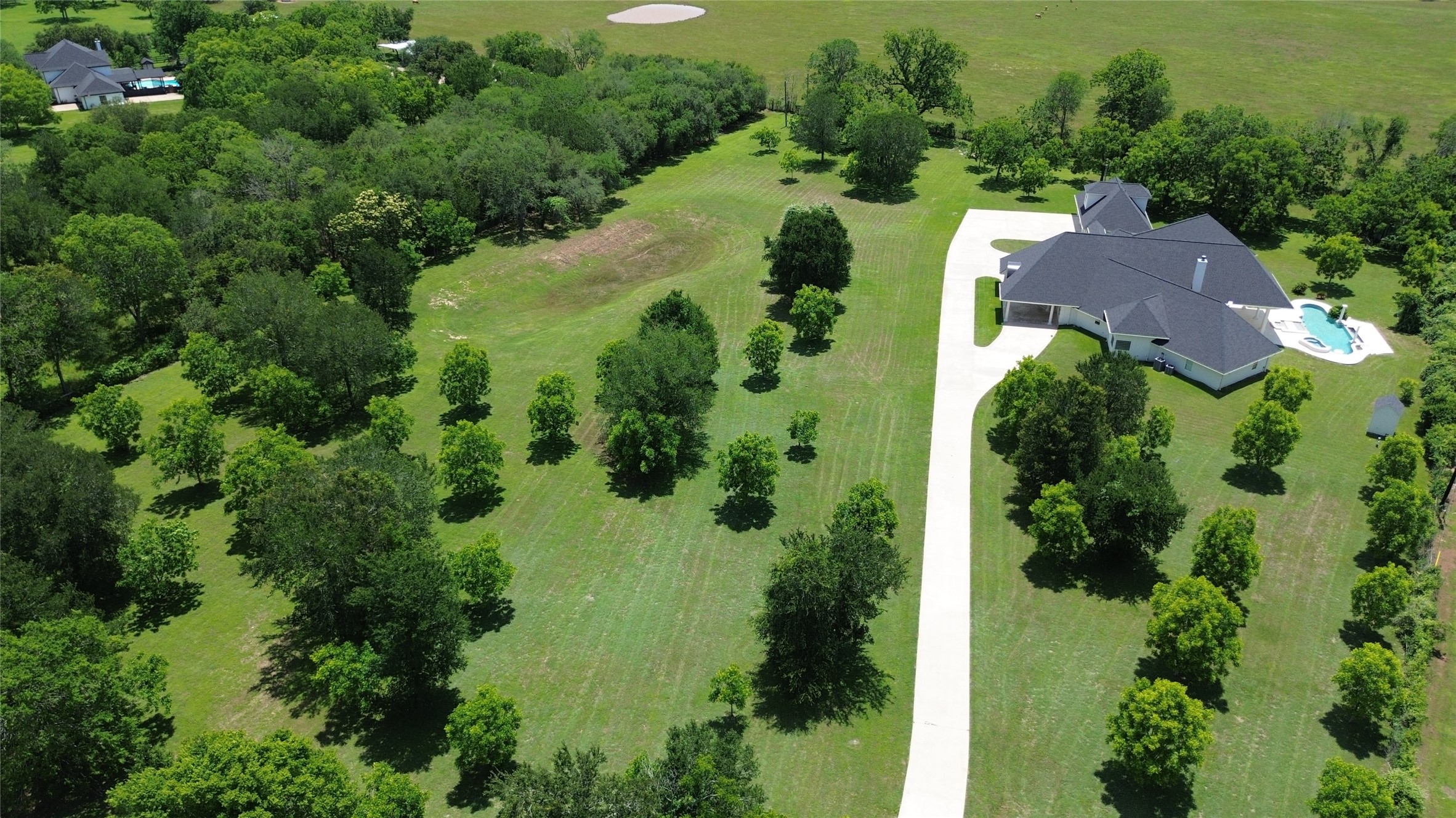 4726 Gainsborough Drive Property Photo 2