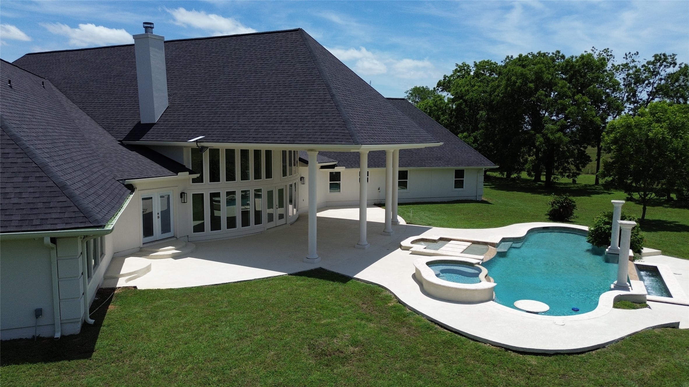 4726 Gainsborough Drive Property Photo 8