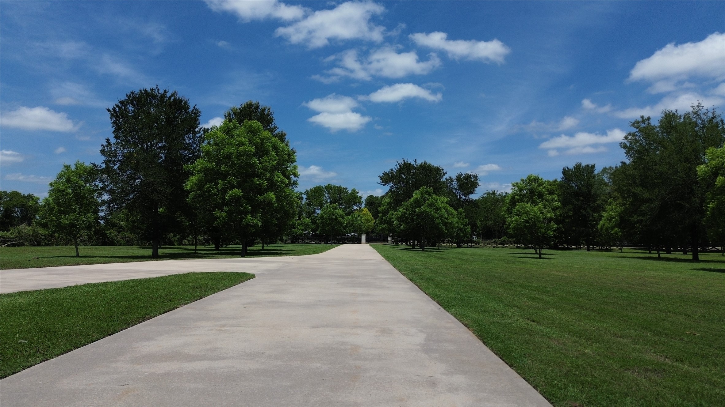 4726 Gainsborough Drive Property Photo 45