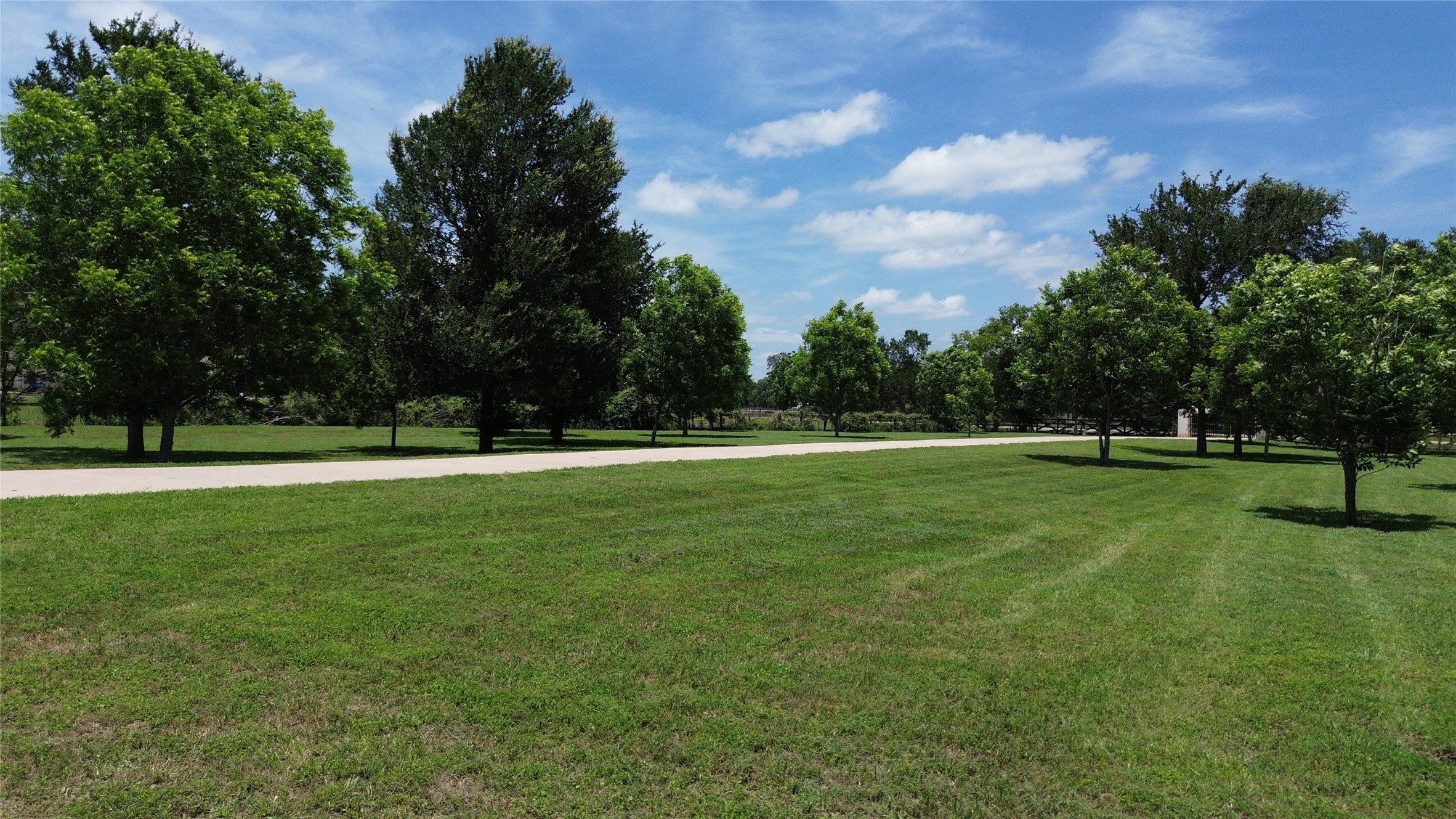 4726 Gainsborough Drive Property Photo 48